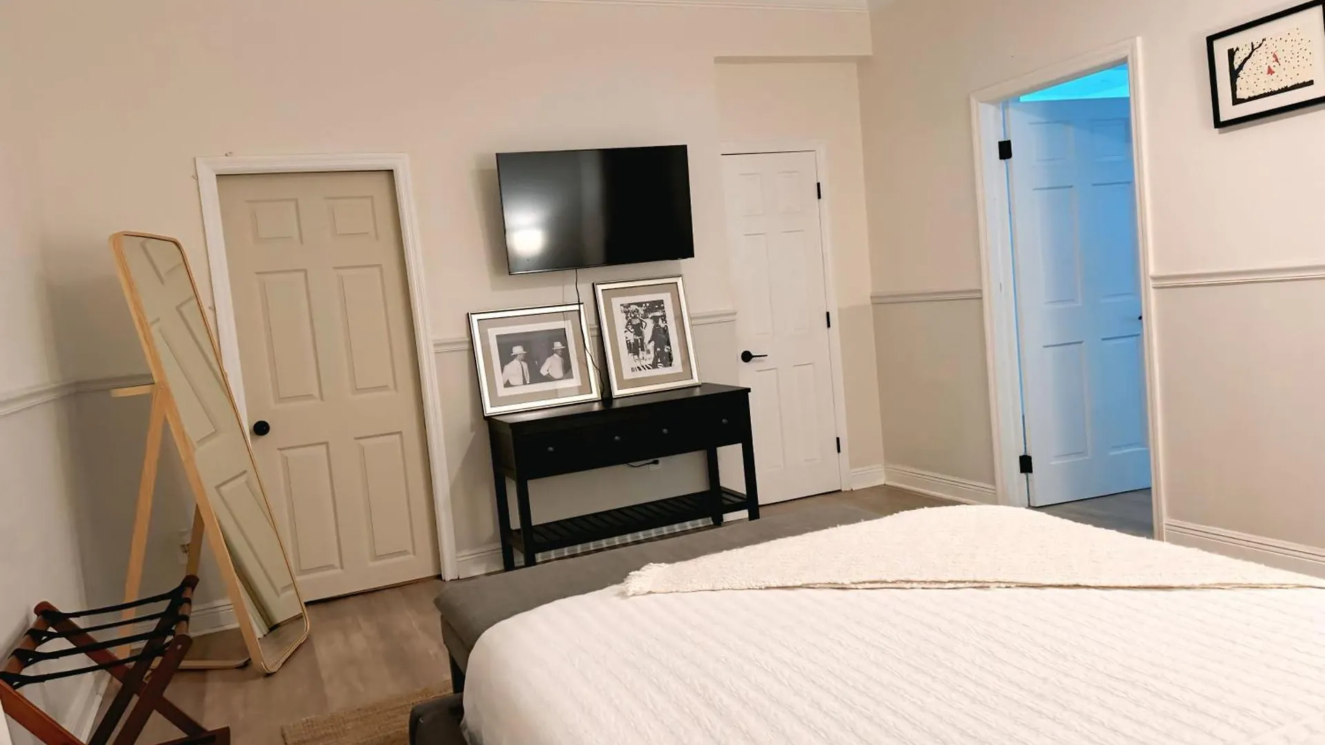 Amazing 3-bedroom Modern In Coral Gables Area *