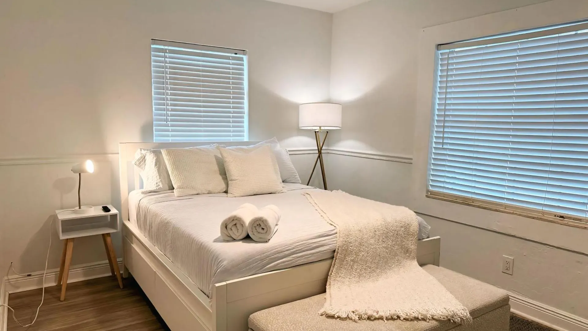 Amazing 3-bedroom Modern In Coral Gables Area