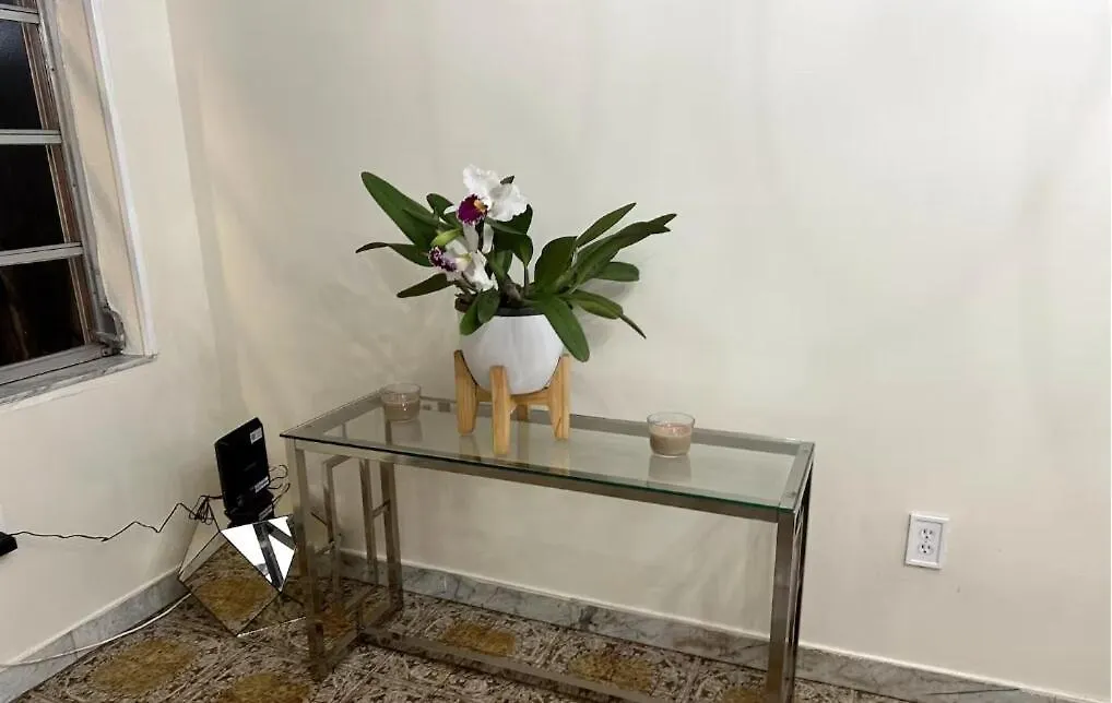 Apartment Tropical Oasis Shared Male B5 Miami