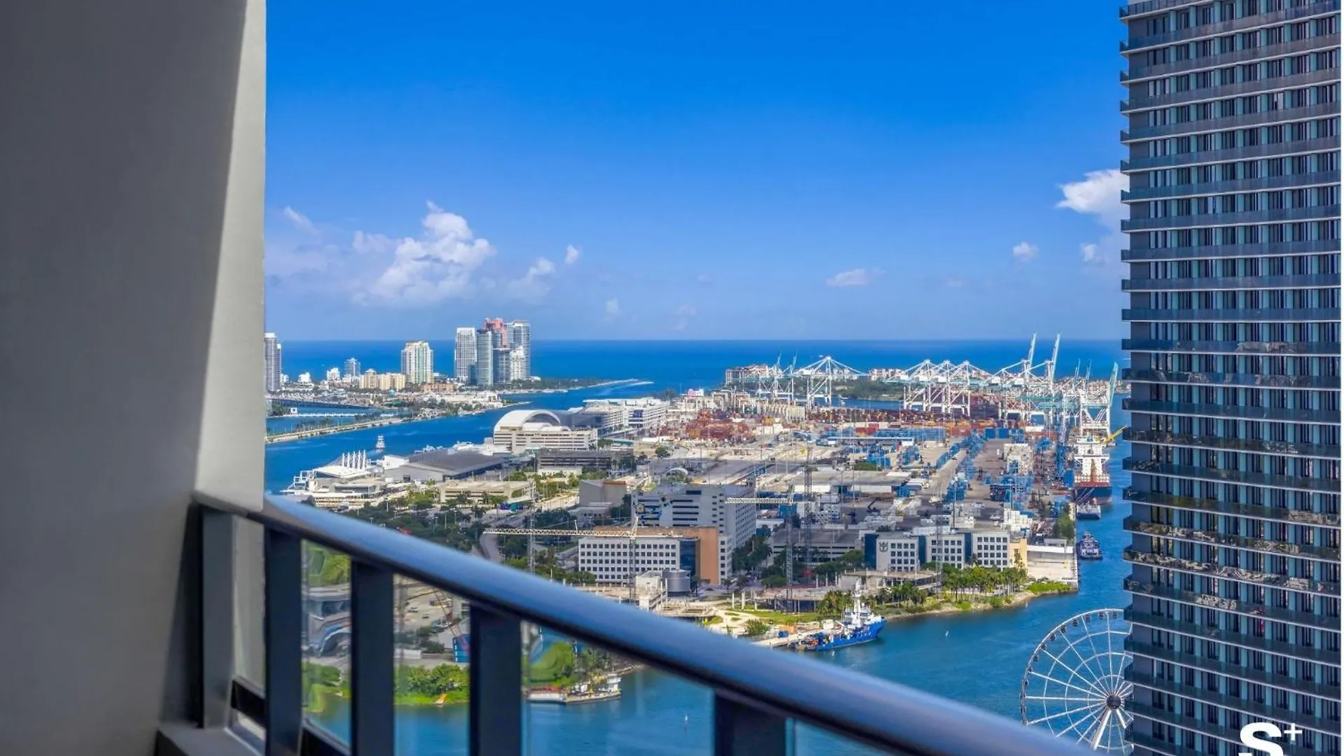 Apartment Downtown Haven Sleek 1-br With Skyline Vistas