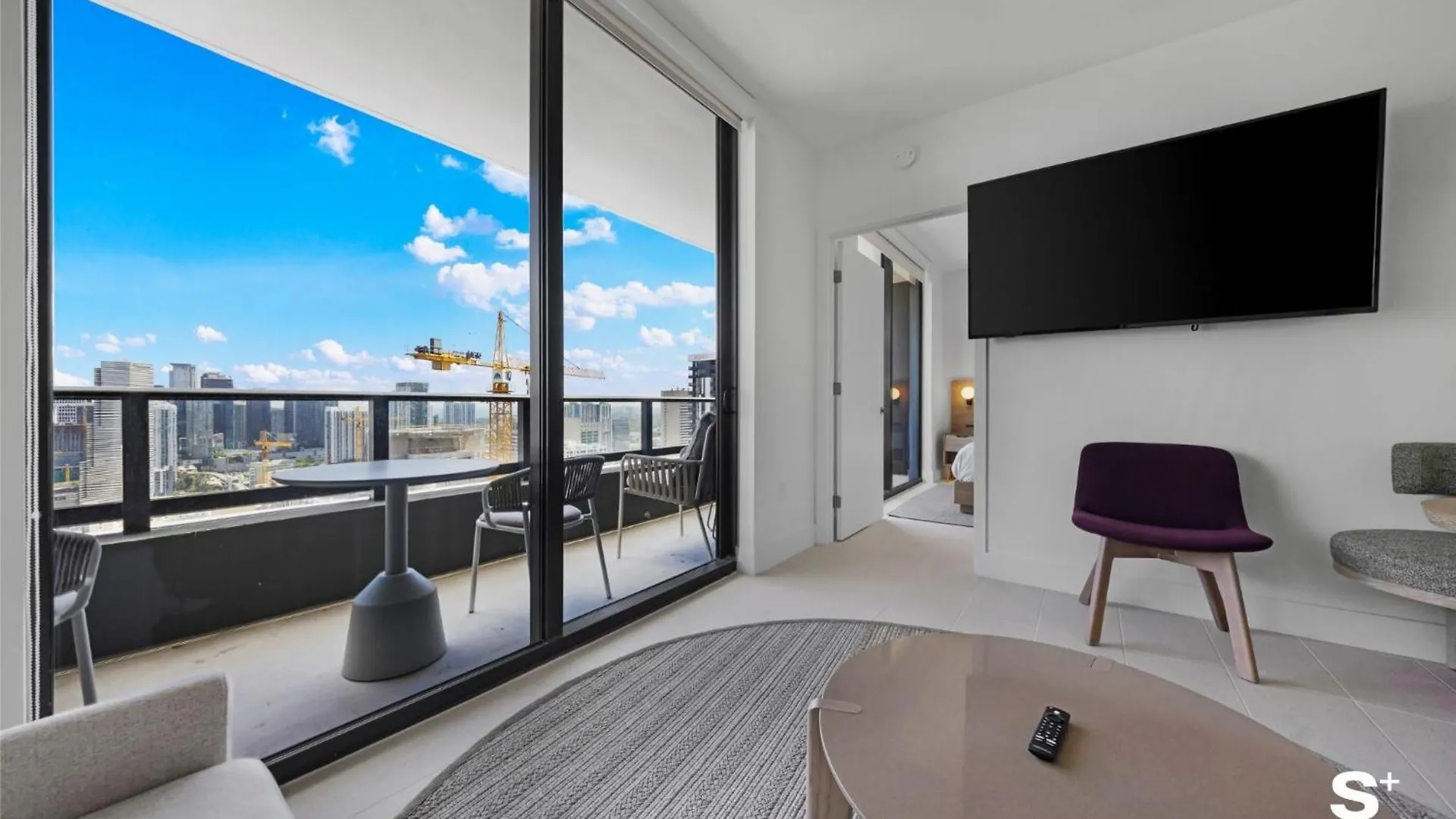 Apartment Downtown Haven Sleek 1-br With Skyline Vistas Miami