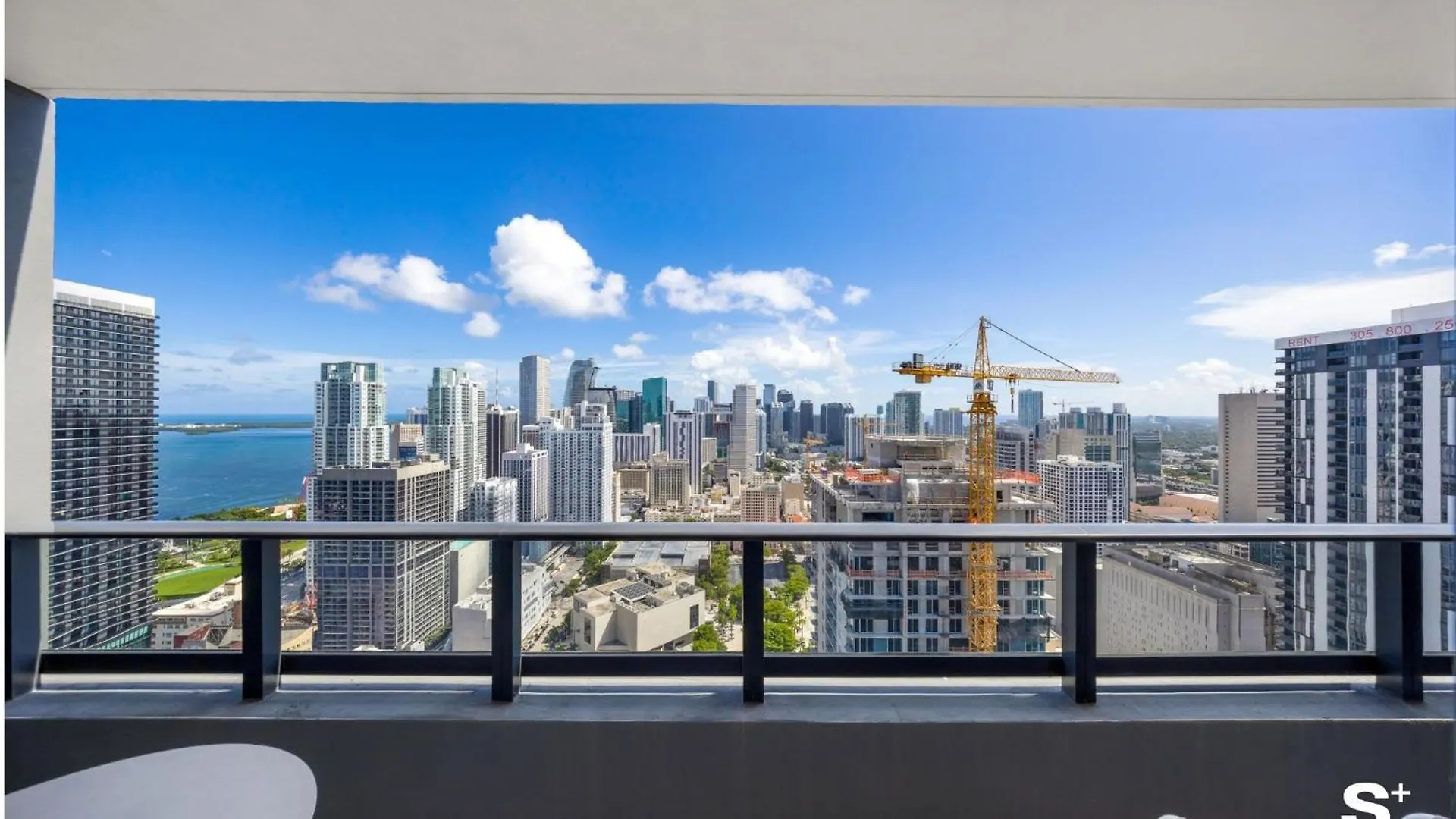 Downtown Haven Sleek 1-br With Skyline Vistas Apartment