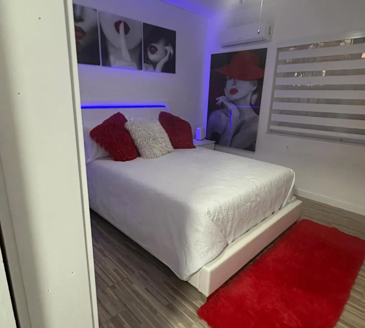 Clara Red-little Havana Apartment *