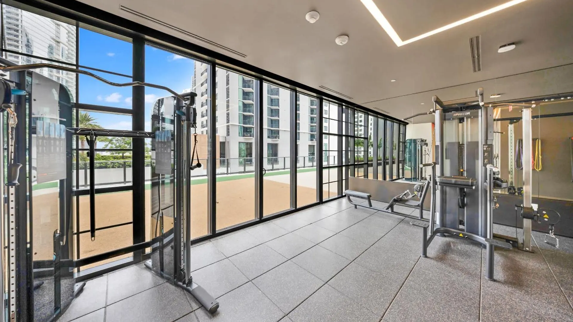 בית נופש Contemporary Getaway With Skyline & Bay Views *