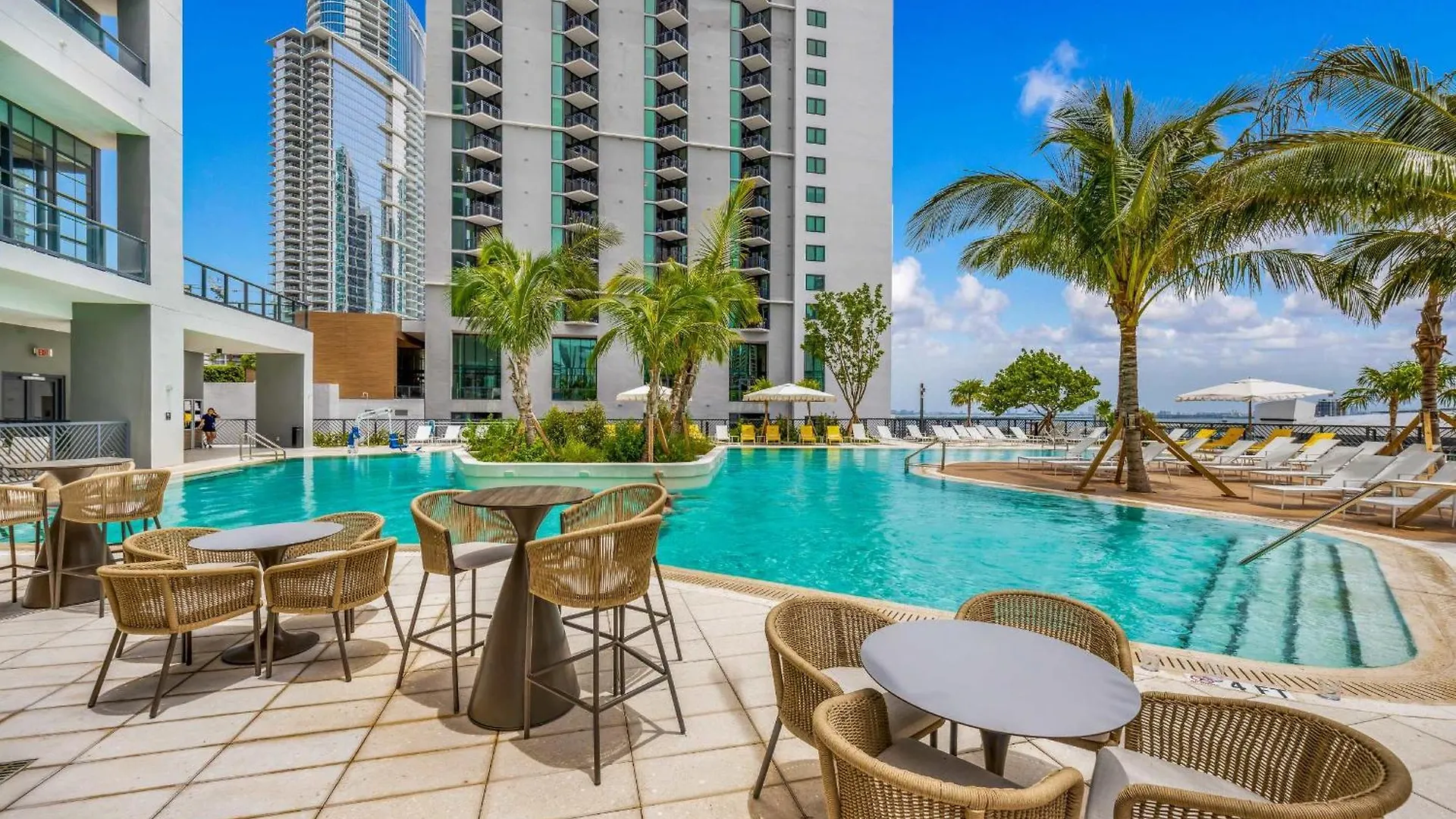 Contemporary Getaway With Skyline & Bay Views מיאמי