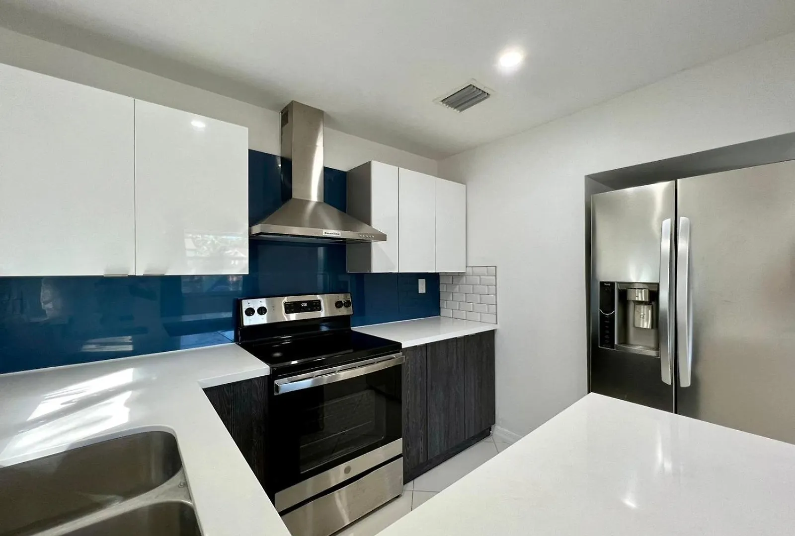 Villa Beautiful, Fully Furnished 4bed 2bath House - 5 Minute Walk To Miracle Mile Downtown Coral Gables Miami