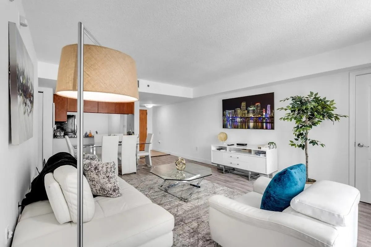 Skyline Water View 2br Free Parking Apartment Miami