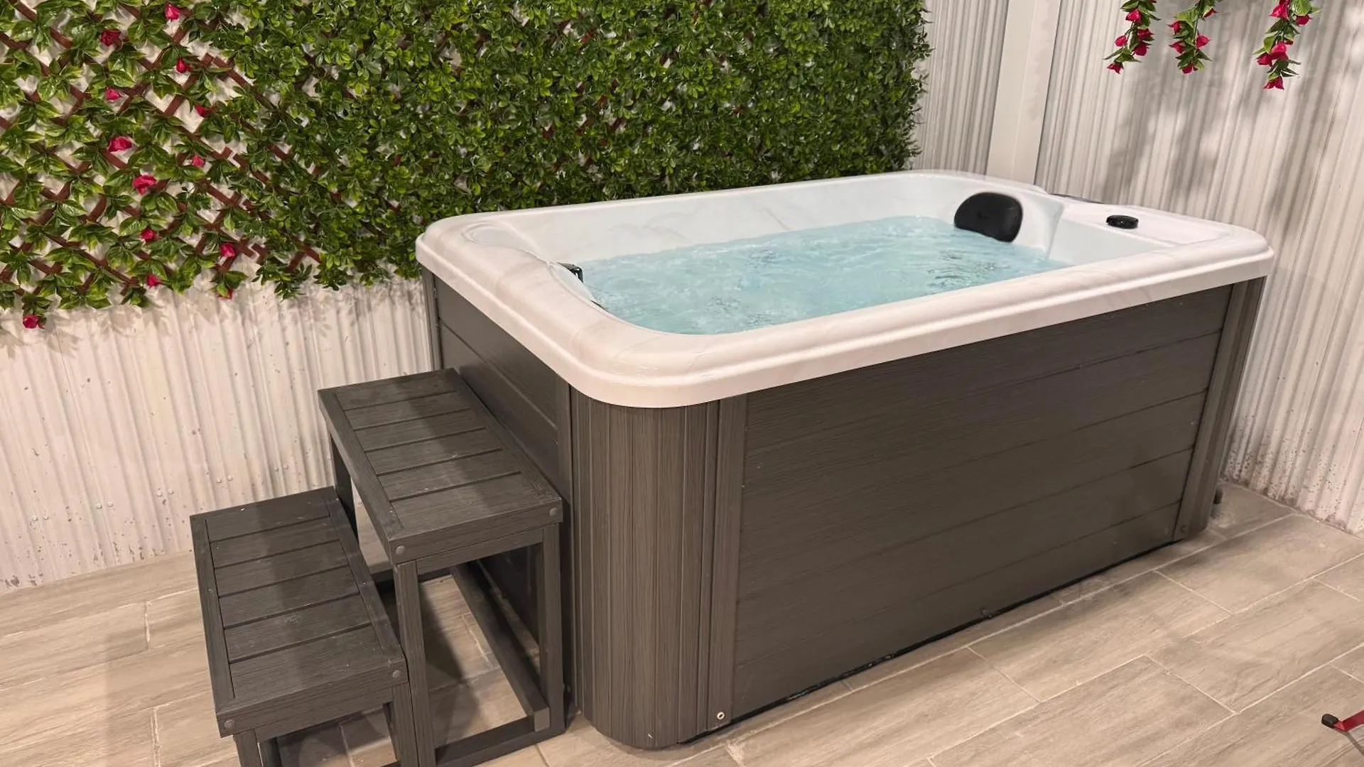 Stylish With Jacuzzi