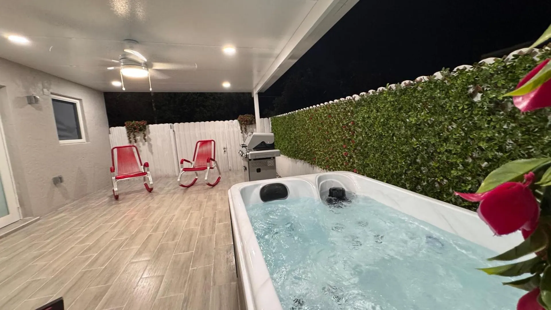 Apartment Stylish With Jacuzzi Miami