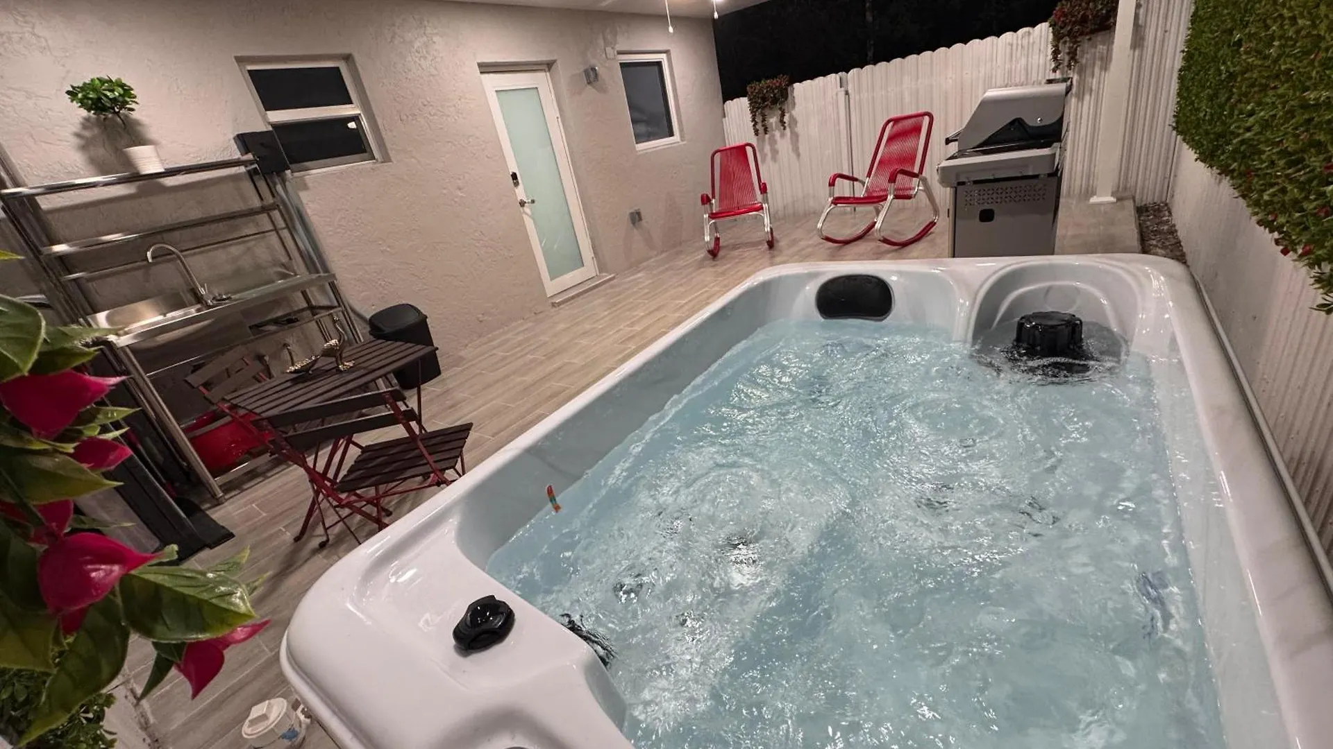Stylish With Jacuzzi Miami