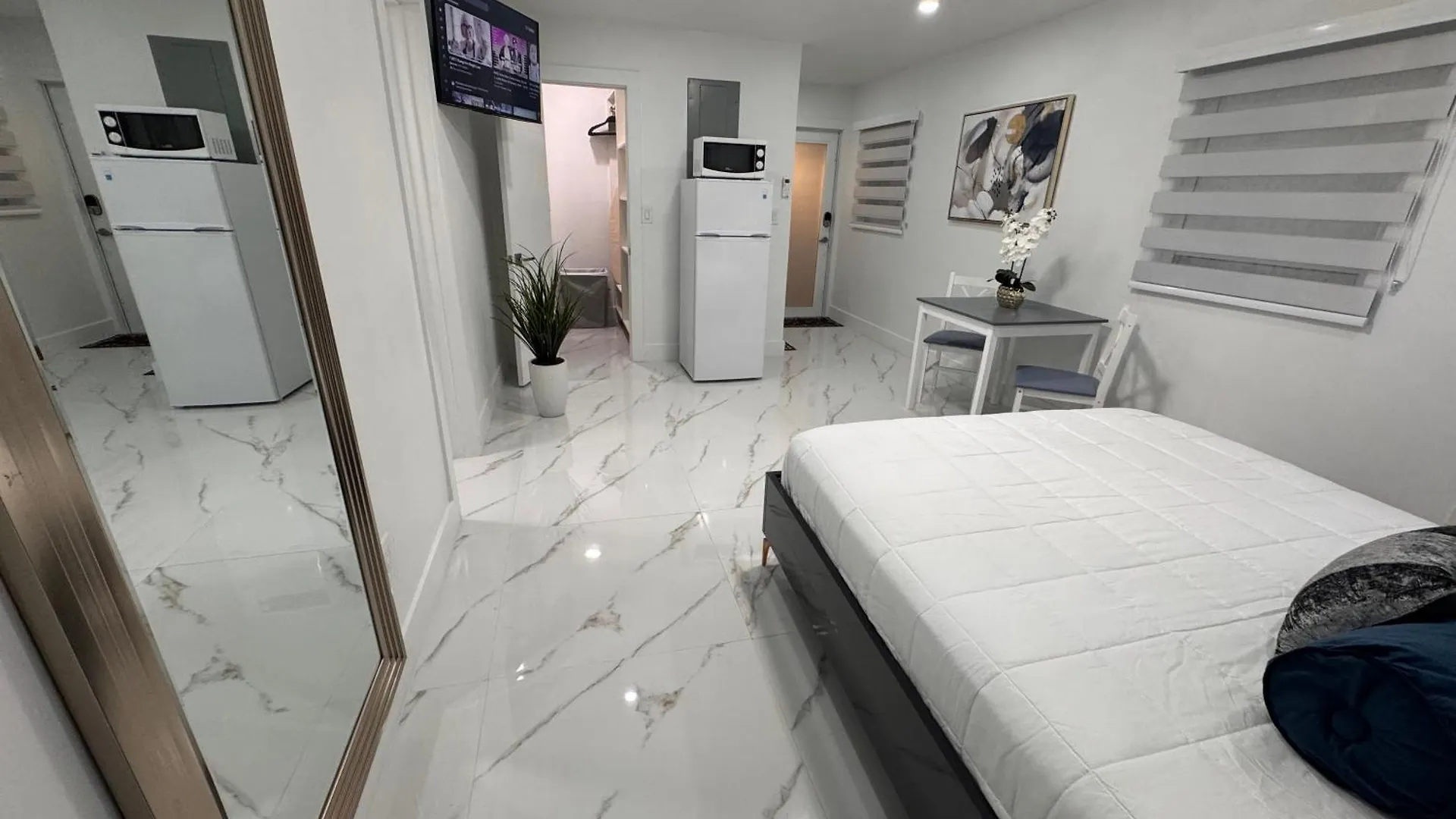 Apartment Stylish With Jacuzzi