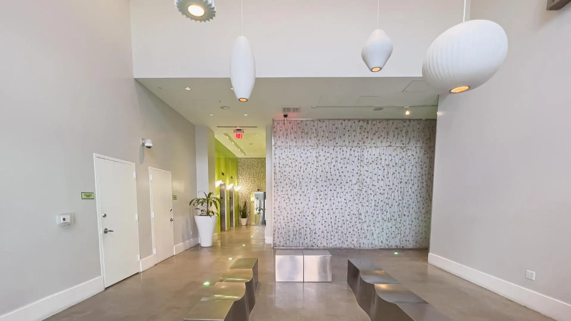 Center Stage- Downtown Parking Pool Hot Tub Holiday home *