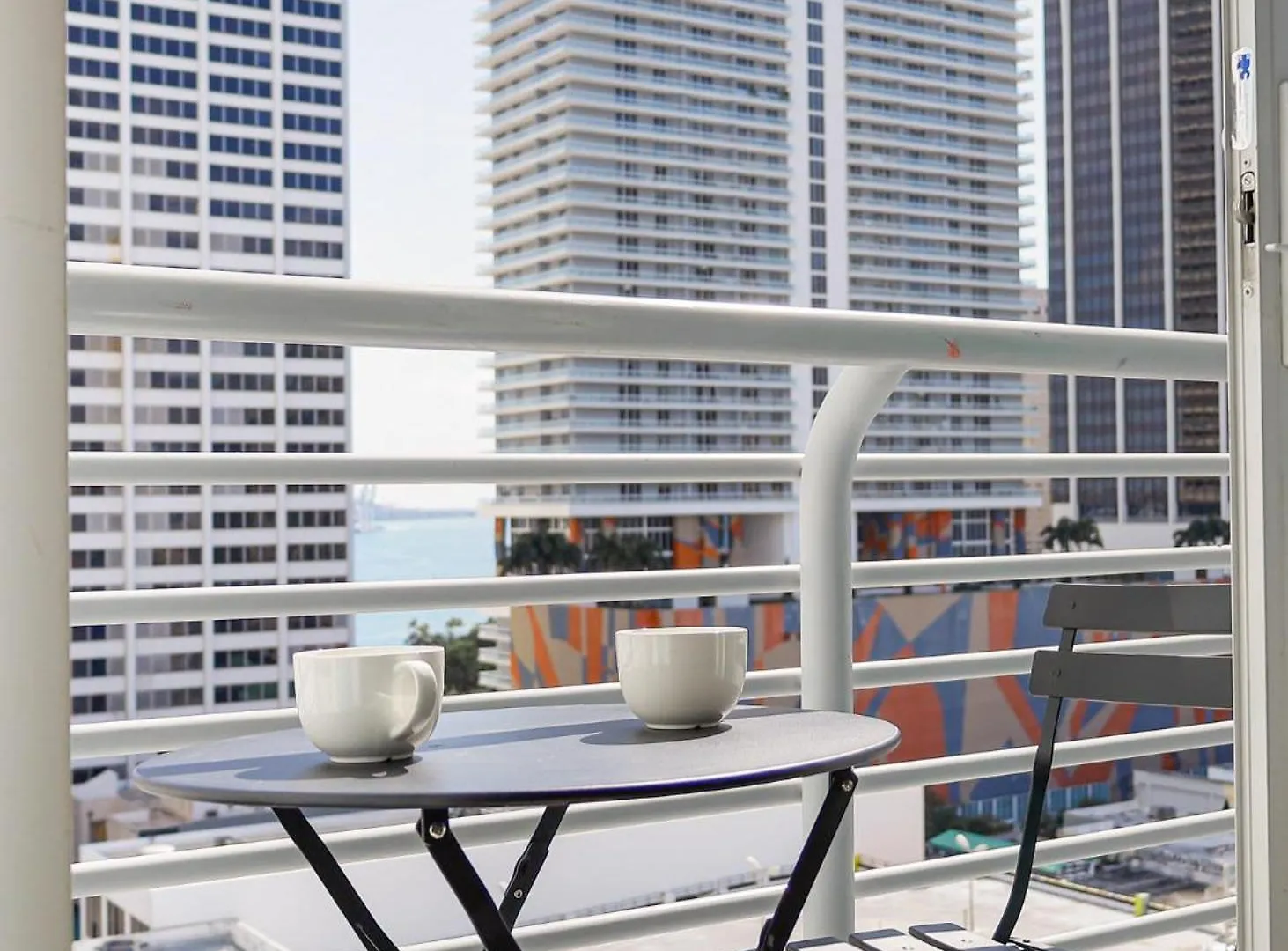 Center Stage- Downtown Parking Pool Hot Tub Holiday home