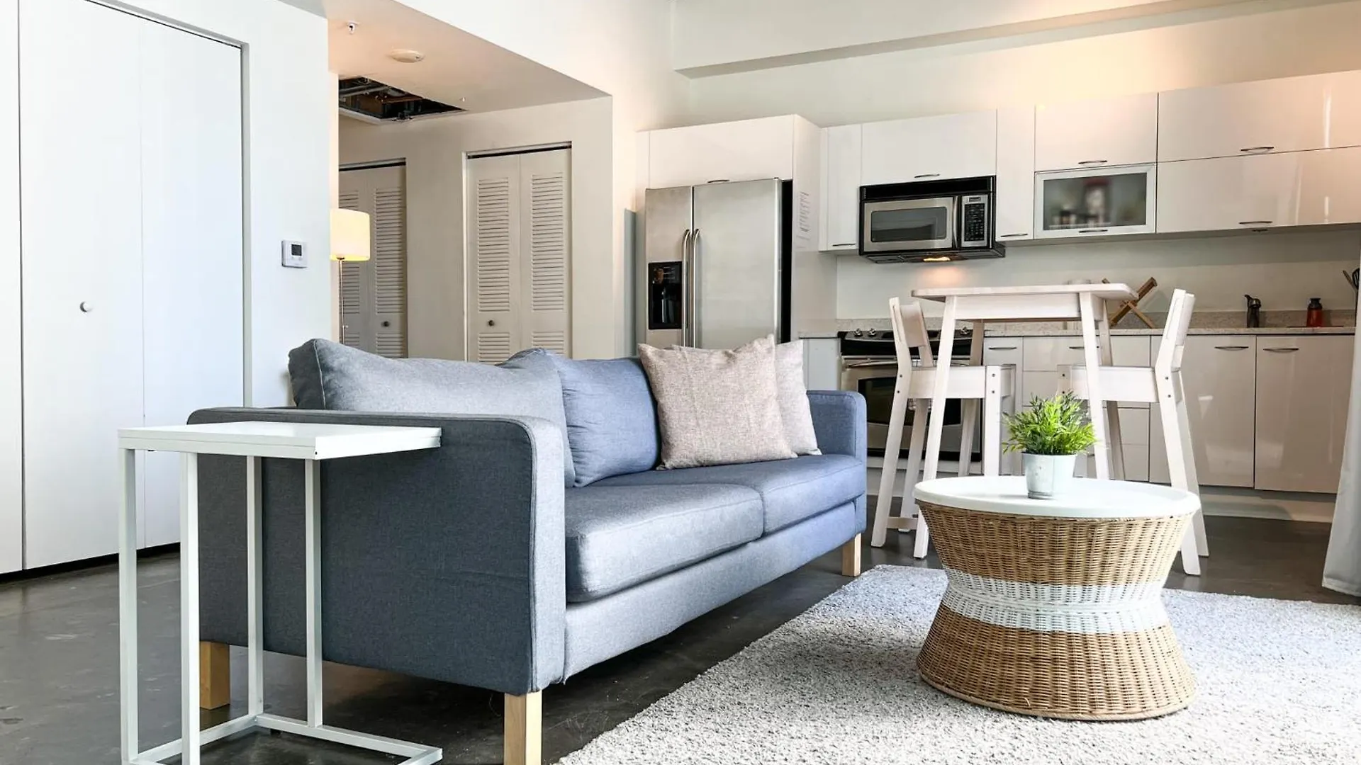 Center Stage- Downtown Parking Pool Hot Tub Holiday home