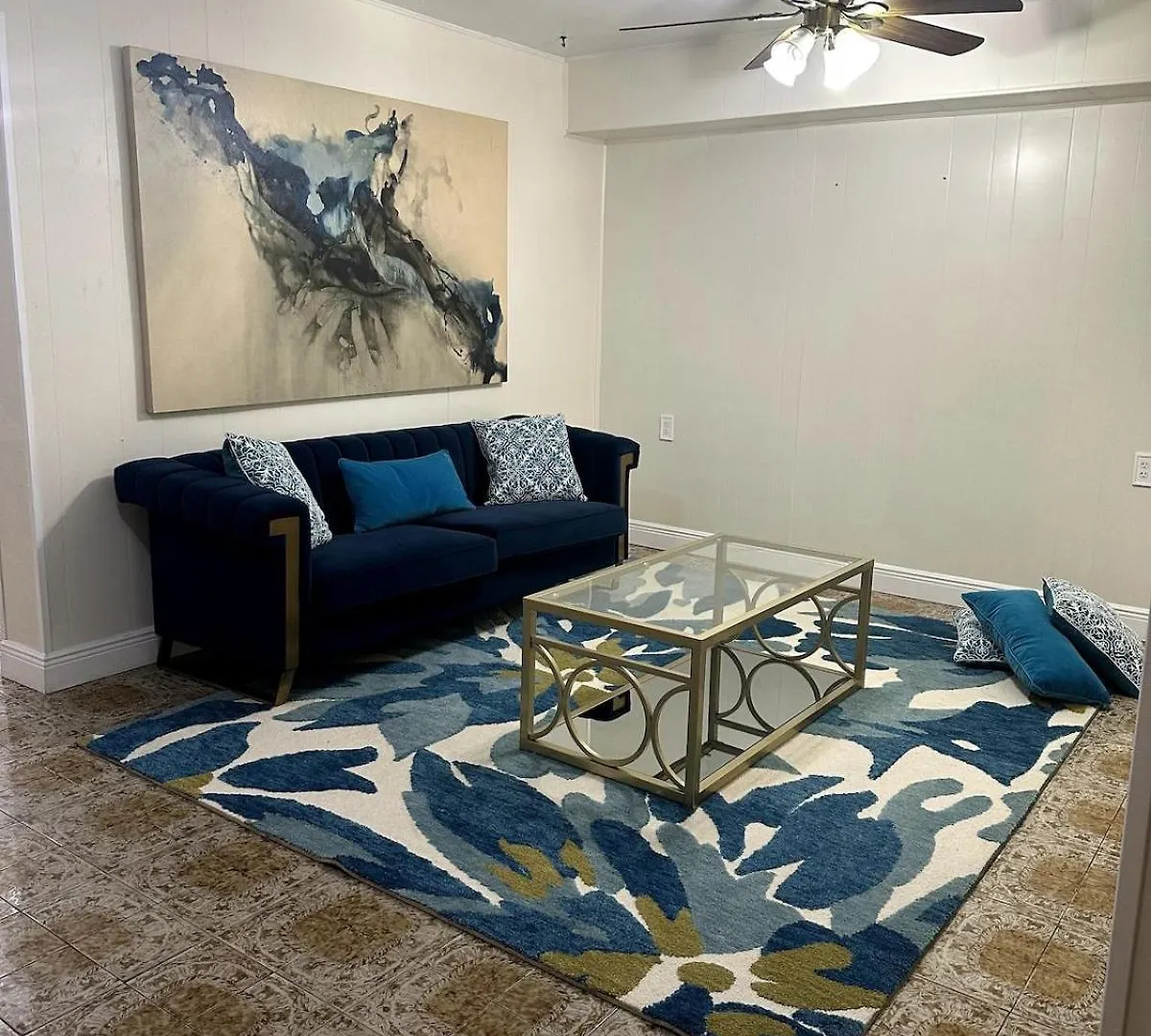 Bed3 Tropical Oasis Shared Bedroom Men Only Apartment *