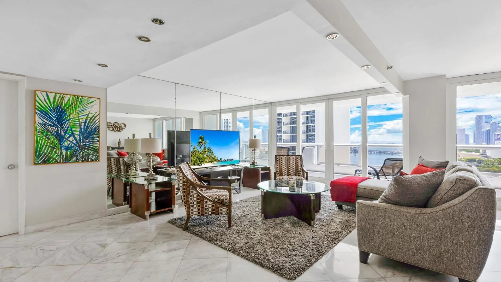 4 Bedroom With Stunning Balcony View Miami