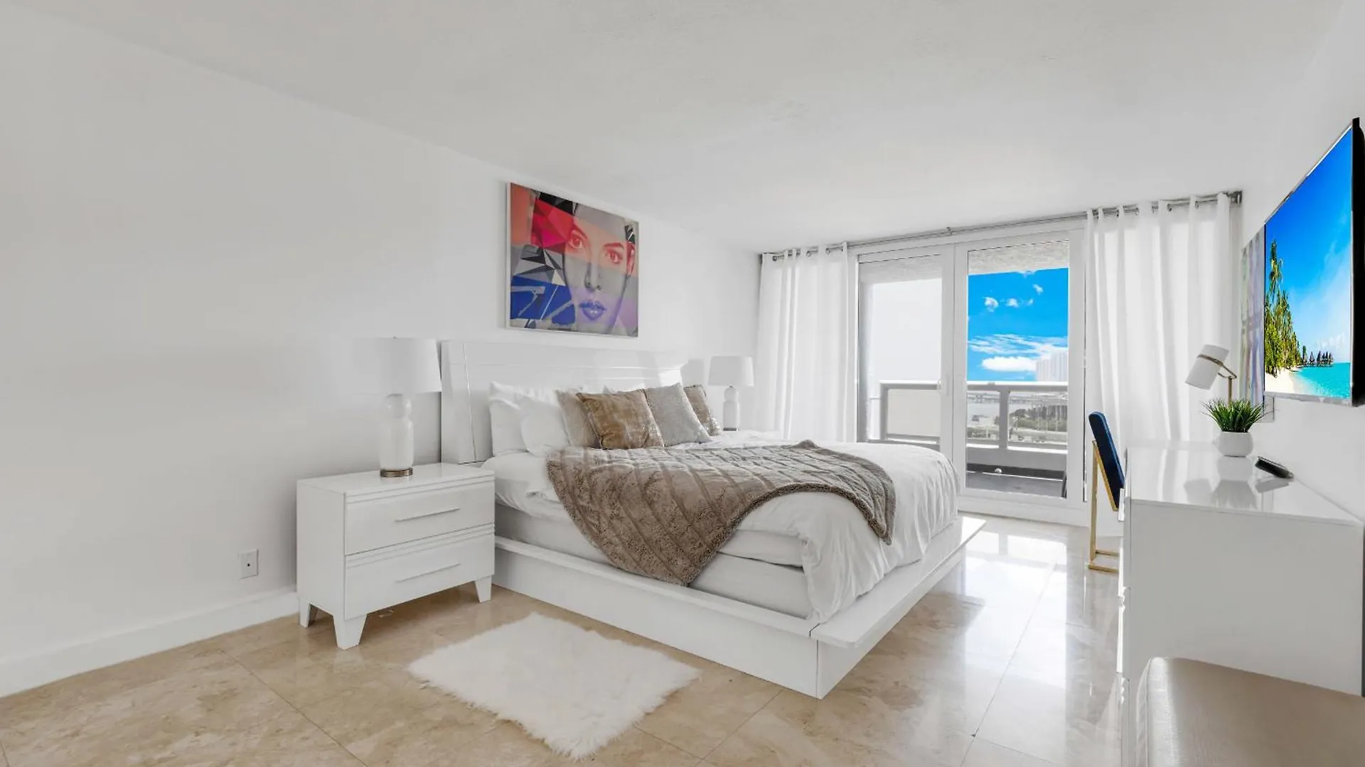 Apartment 4 Bedroom With Stunning Balcony View Miami