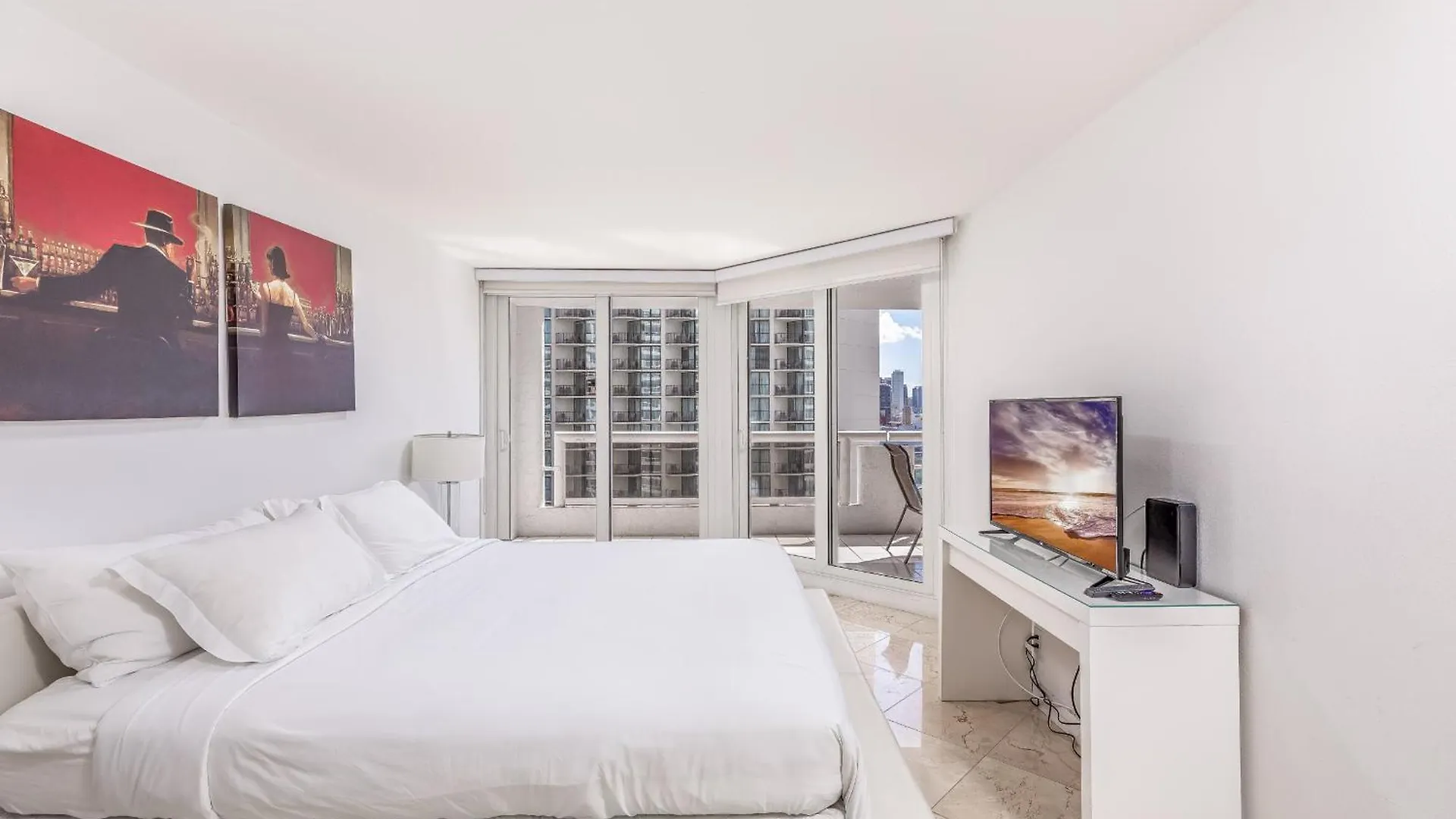 4 Bedroom With Stunning Balcony View