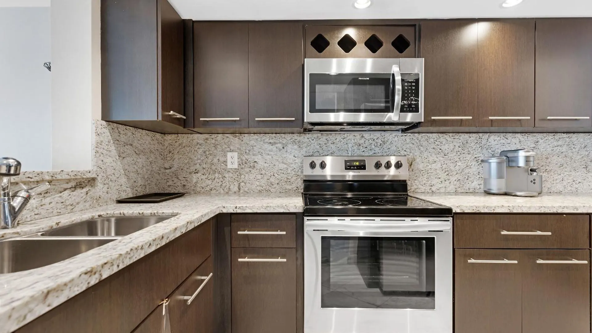 4 Bedroom With Stunning Balcony View Miami