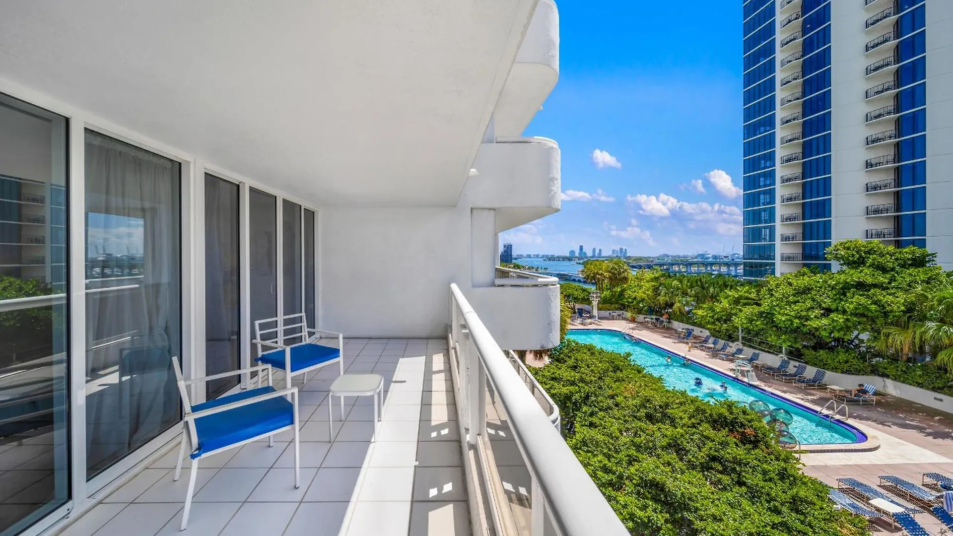 4 Bedroom With Stunning Balcony View