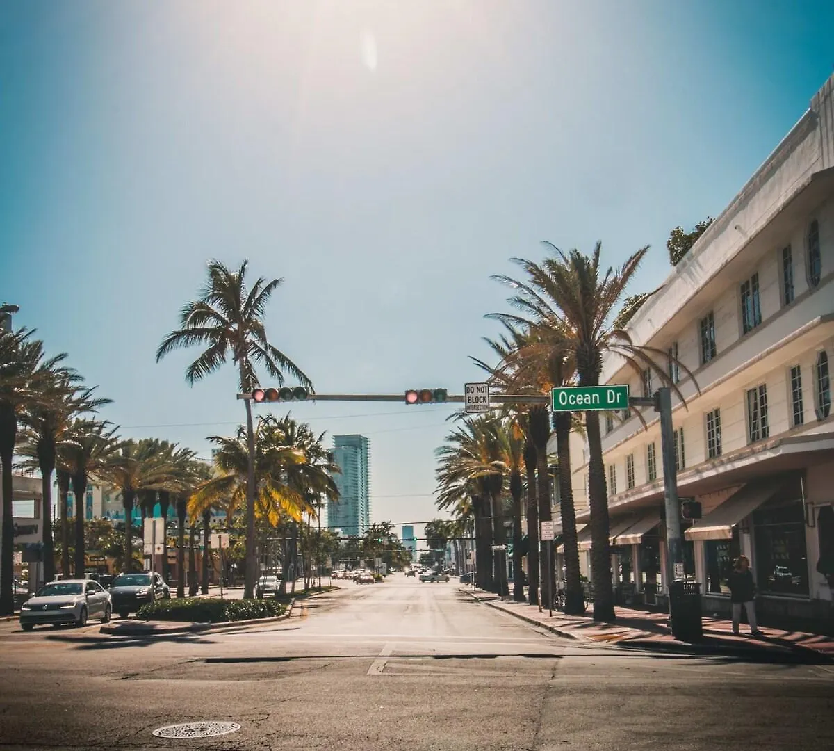 Explore Miami's Heat - Cozy Pool & Gym Apartment *