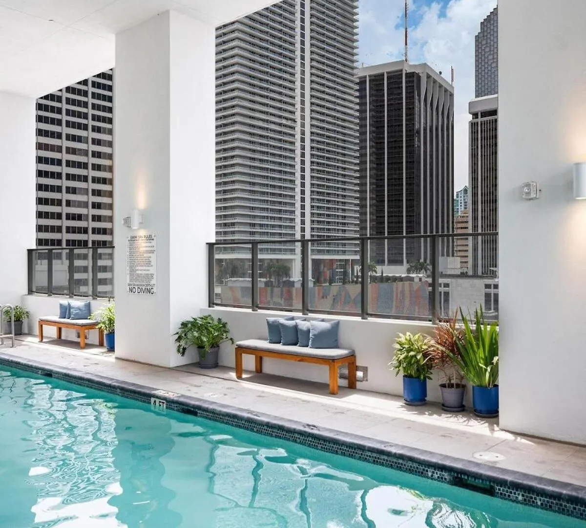 Apartment Explore Miami's Heat - Cozy Pool & Gym *