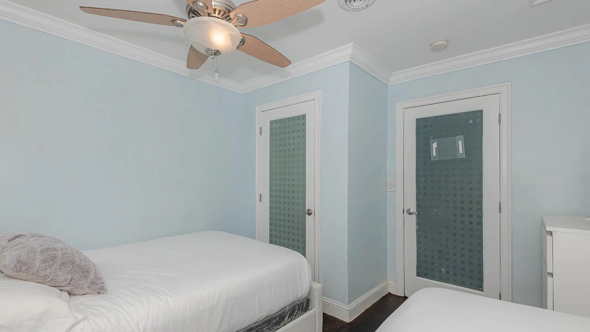 Dream Home/ Pool/jacuzzi/ Fire Pit Holiday home Miami