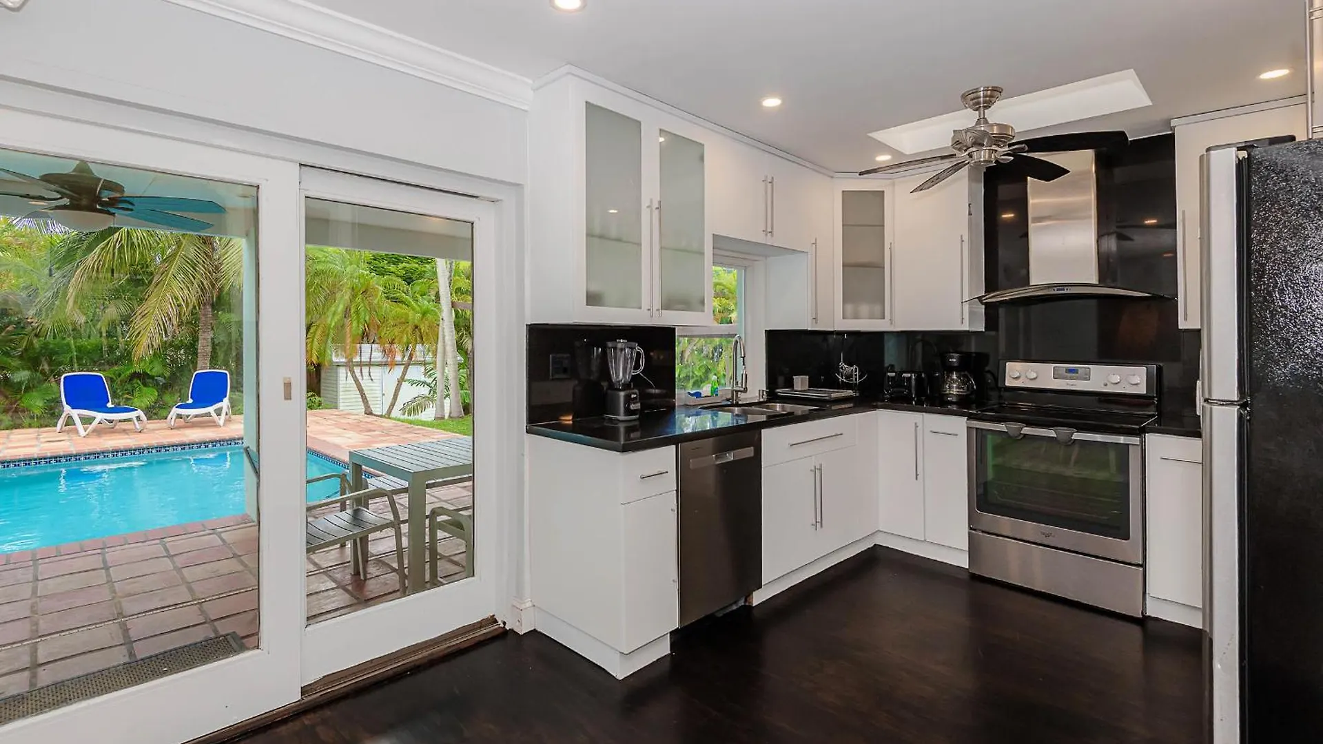 Dream Home/ Pool/jacuzzi/ Fire Pit Miami