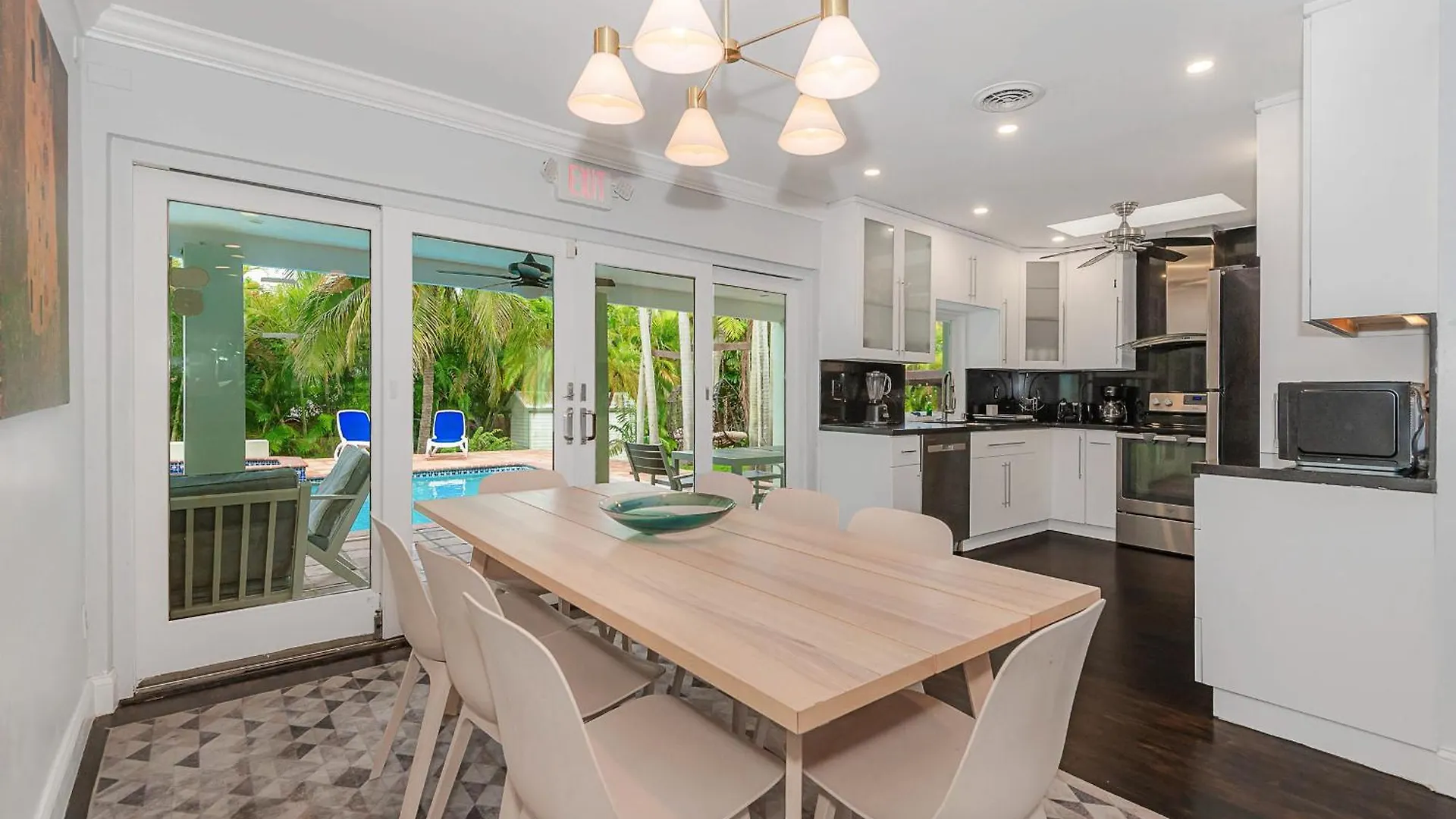 Dream Home/ Pool/jacuzzi/ Fire Pit Miami