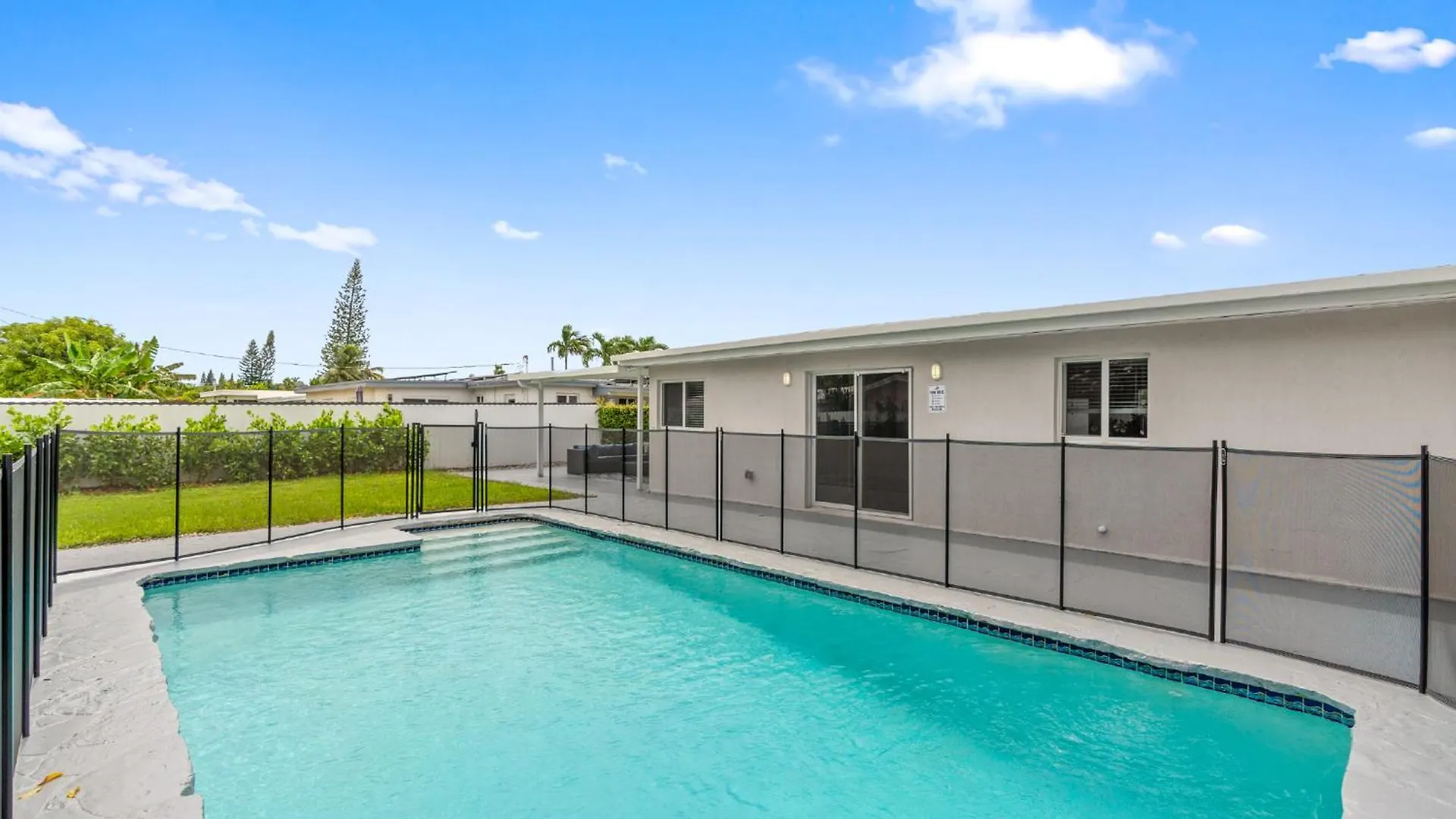 Japandi Style Pool - Bbq Holiday home *