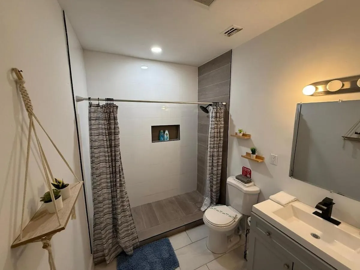 Stylish Homey 4bedroom With Outdoor Pool Appartamento