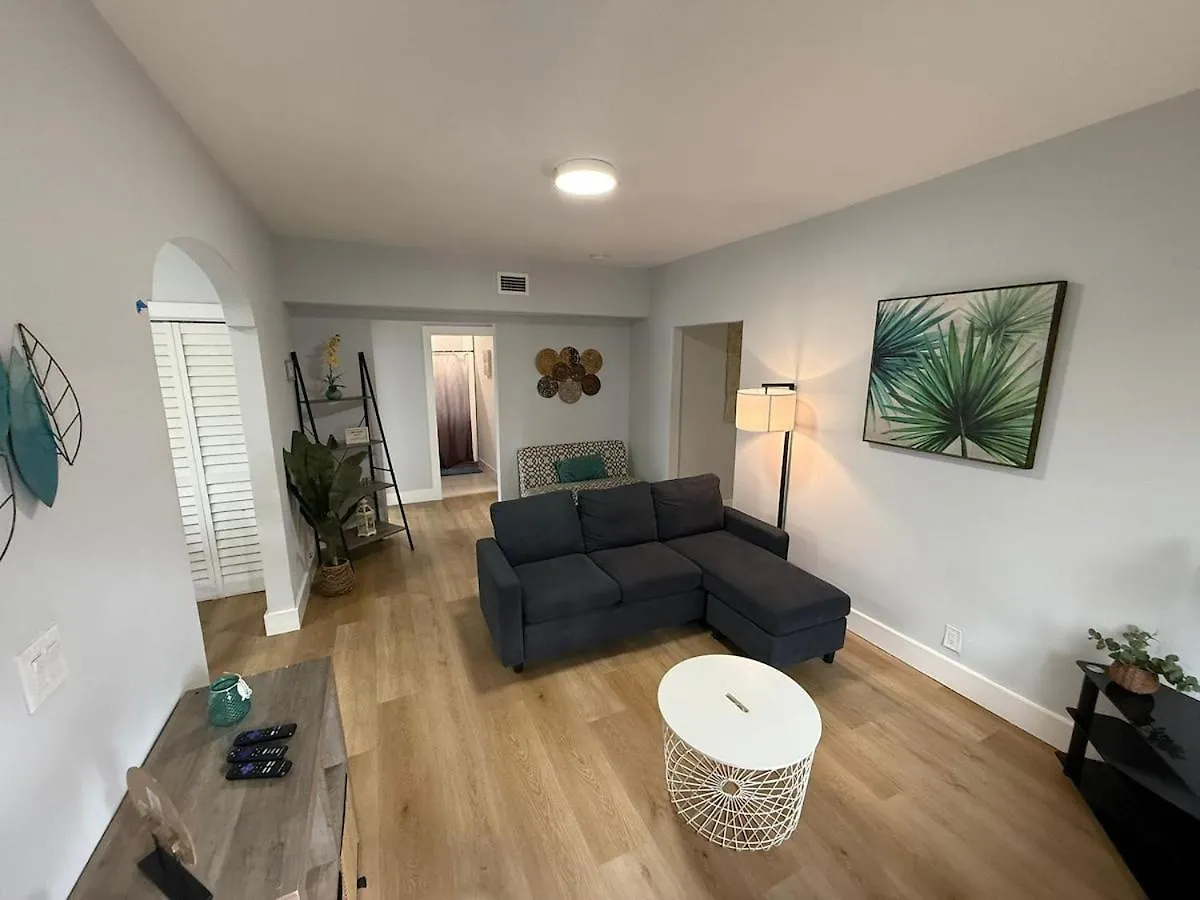 Stylish Homey 4bedroom With Outdoor Pool Appartamento