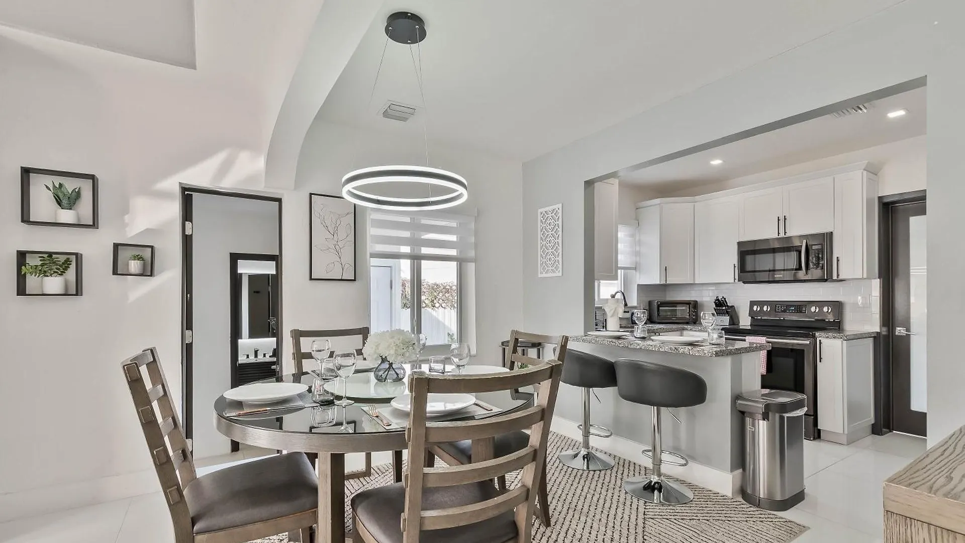 Casa Belle 3bdden, Pool, Sleeps 9 Near Brickell *
