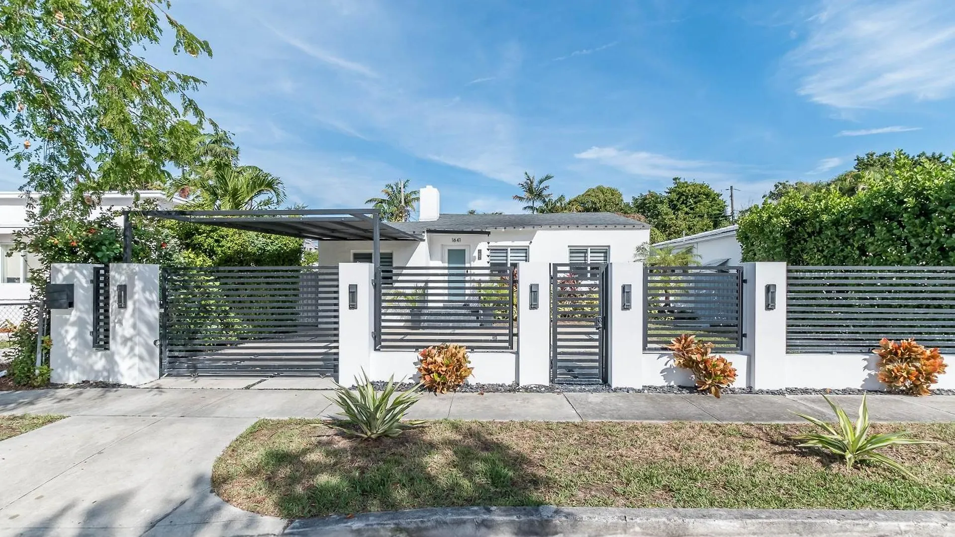 Casa Belle 3bdden, Pool, Sleeps 9 Near Brickell Holiday home Miami