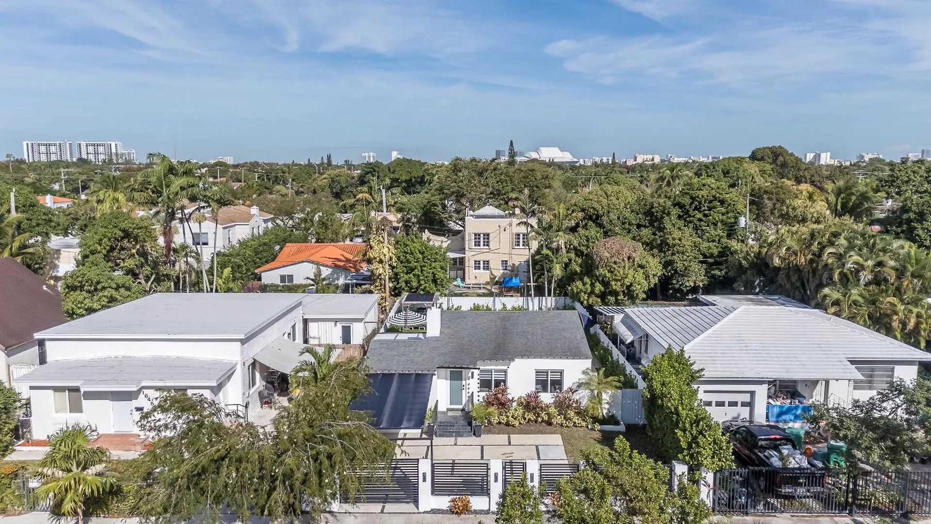 Casa Belle 3bdden, Pool, Sleeps 9 Near Brickell Miami
