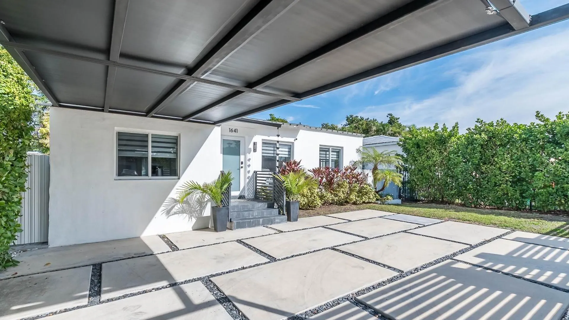 Casa Belle 3bdden, Pool, Sleeps 9 Near Brickell Holiday home *