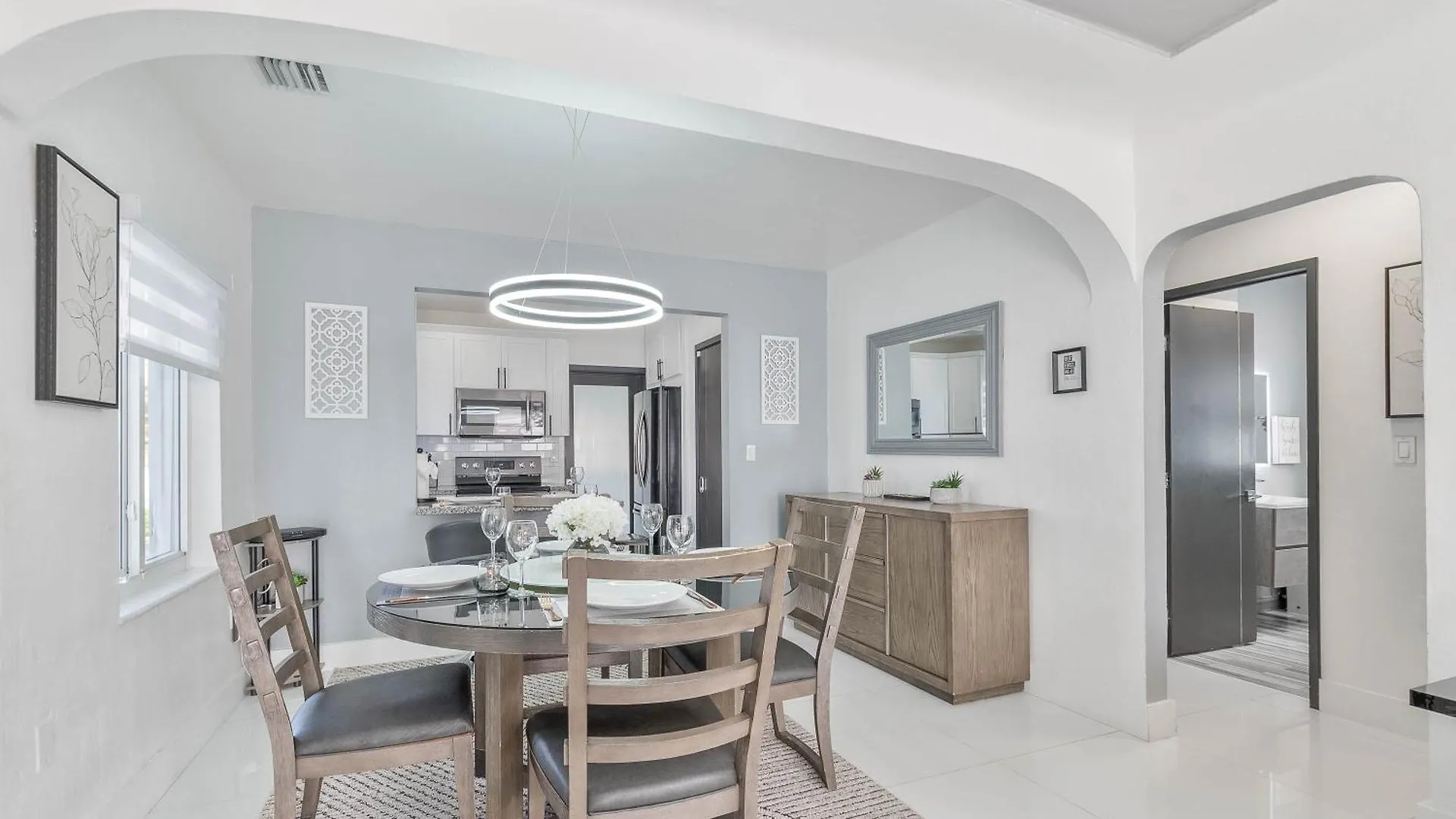 Casa Belle 3bdden, Pool, Sleeps 9 Near Brickell Holiday home