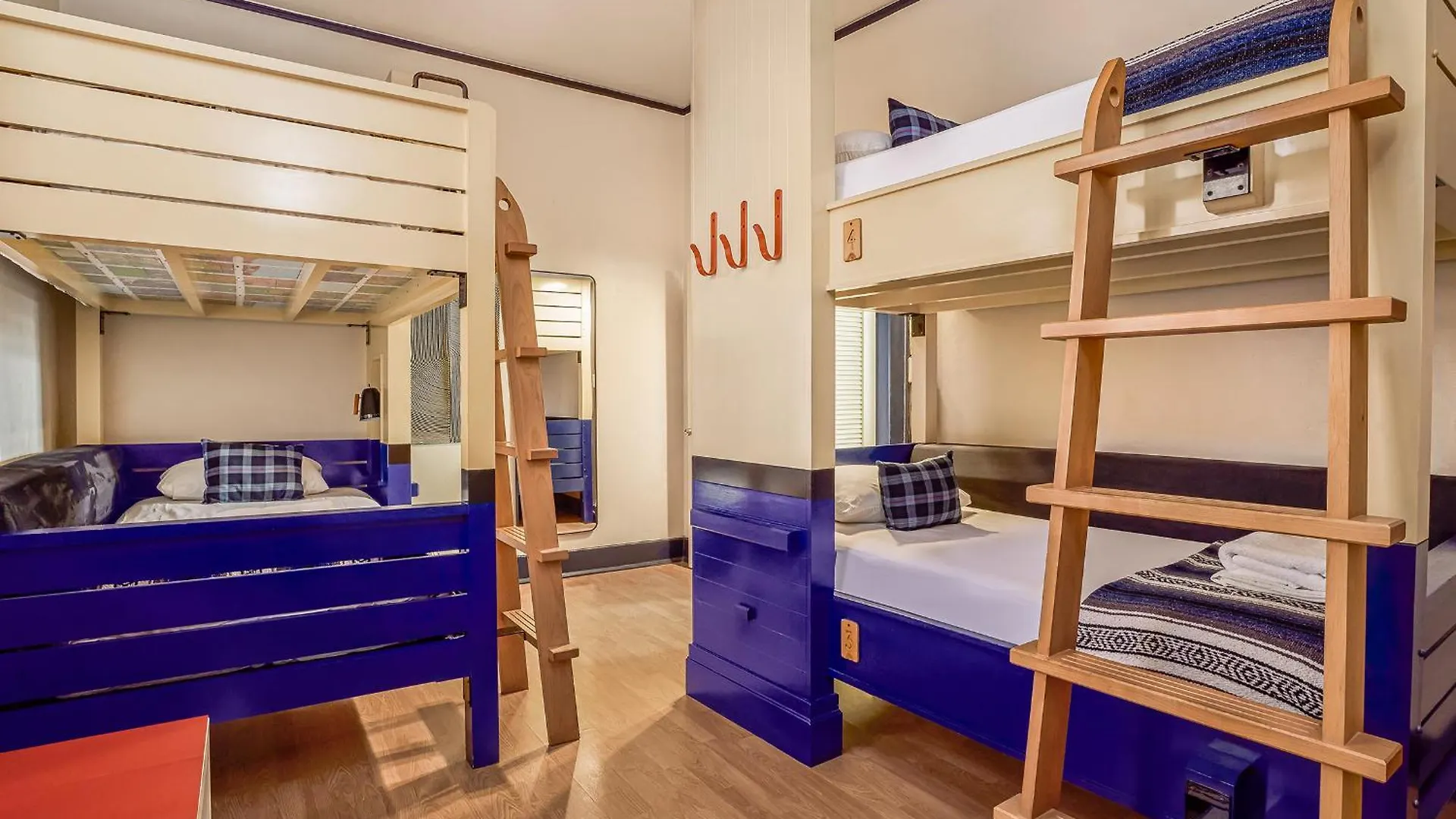 Hostel Freehand Miami *