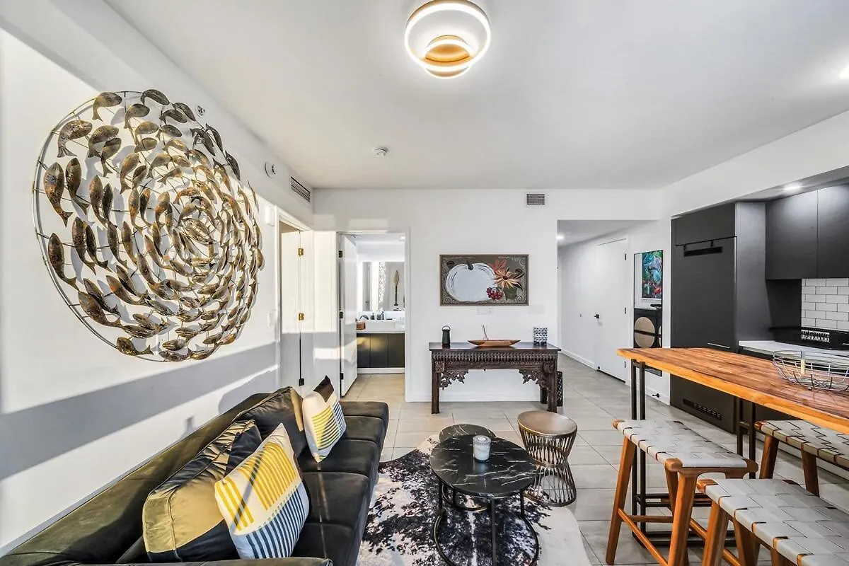 Stylish Tropical Chic 2-bedroom In Downtown Apartment Miami