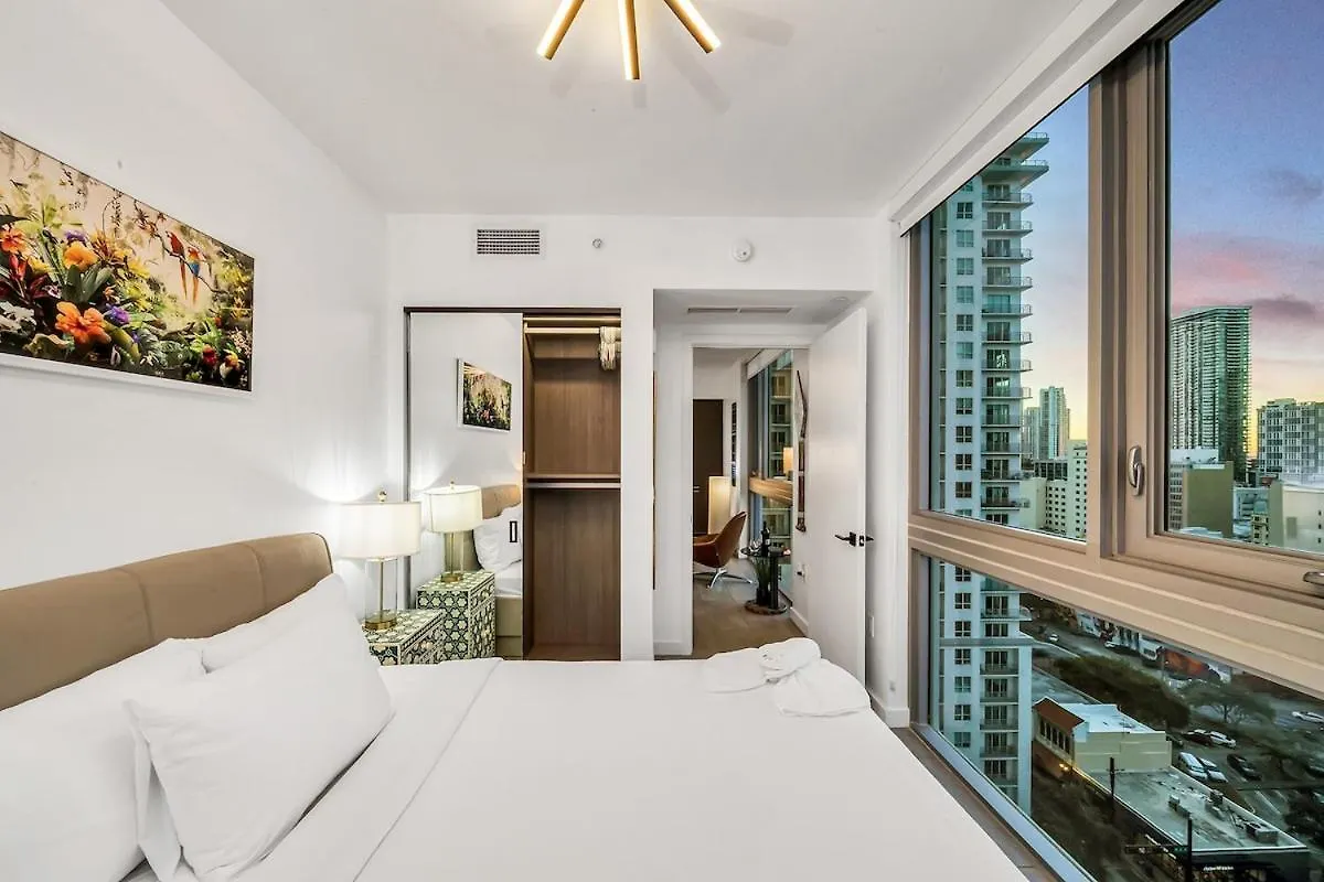 Apartment Stylish Tropical Chic 2-bedroom In Downtown Miami