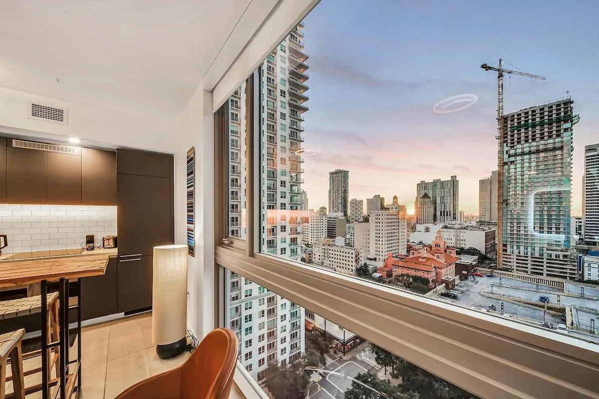 Stylish Tropical Chic 2-bedroom In Downtown * Miami