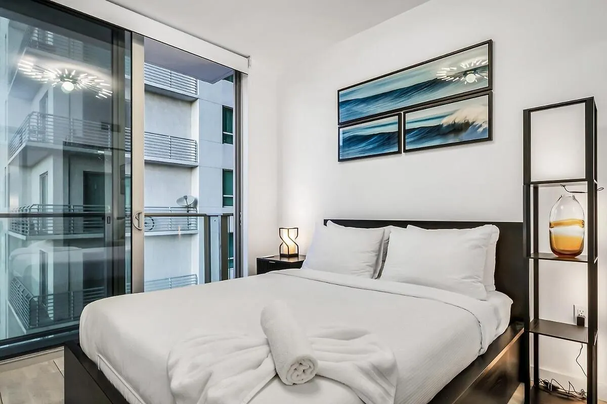 Stylish Tropical Chic 2-bedroom In Downtown Miami