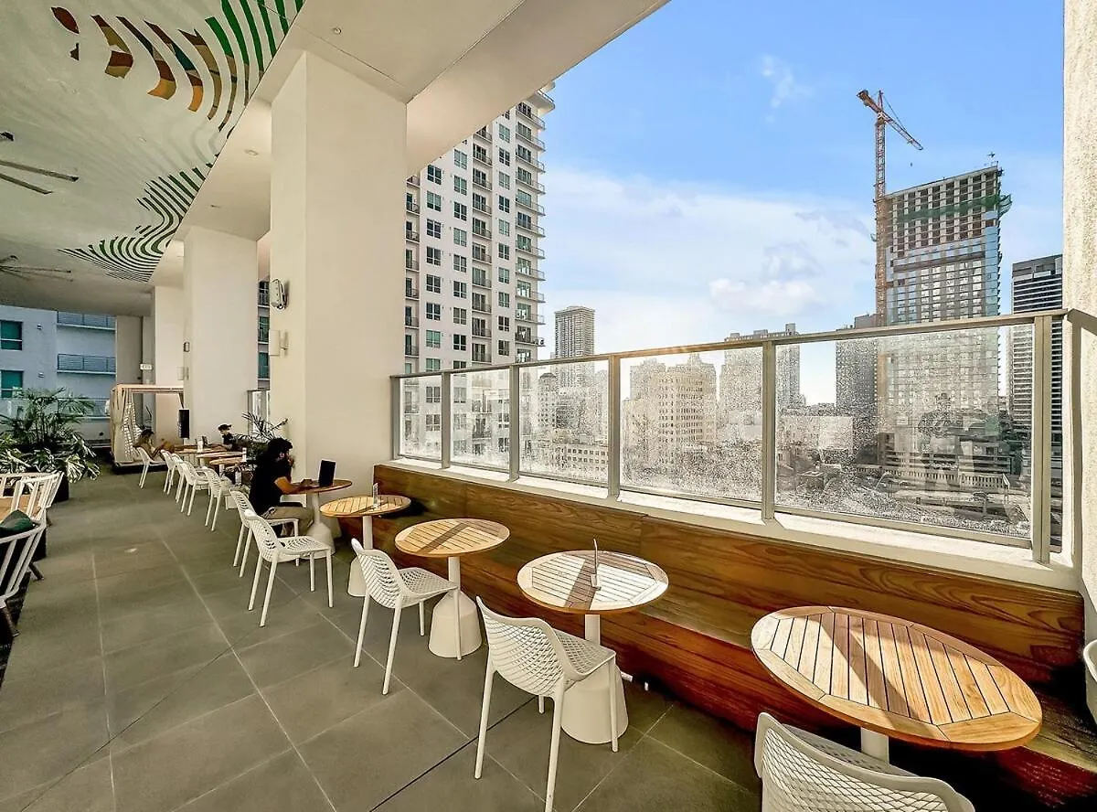 Stylish Tropical Chic 2-bedroom In Downtown Apartment Miami
