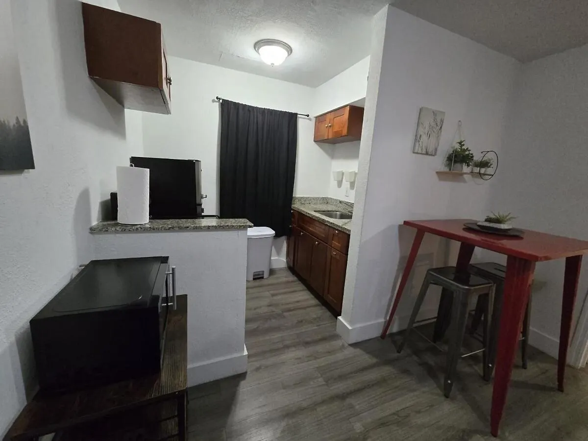 Cozy Place Near Design District - 3 * Miami