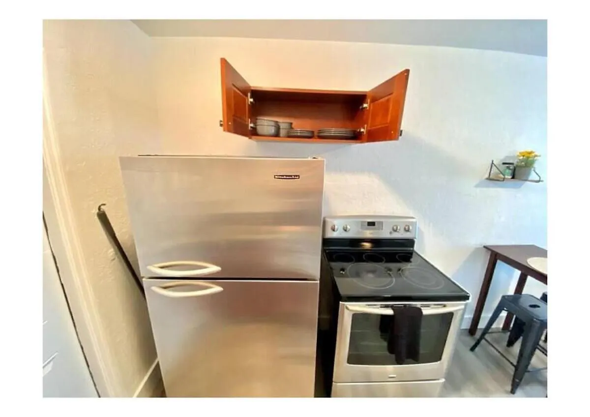Cozy Place Near Design District - 2 Apartment