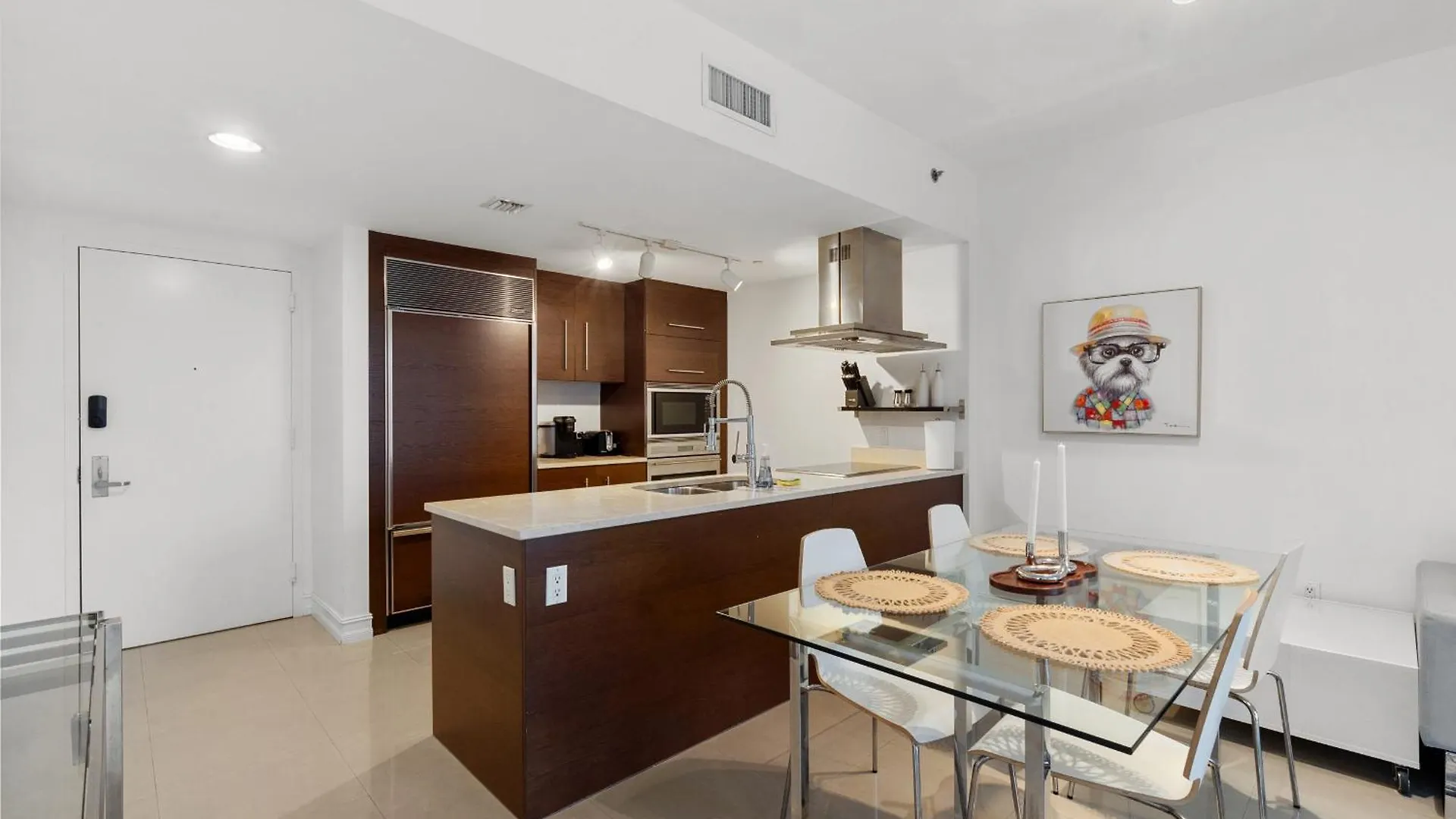 Upscale #2003 In The Heart Of Brickell Apartment *