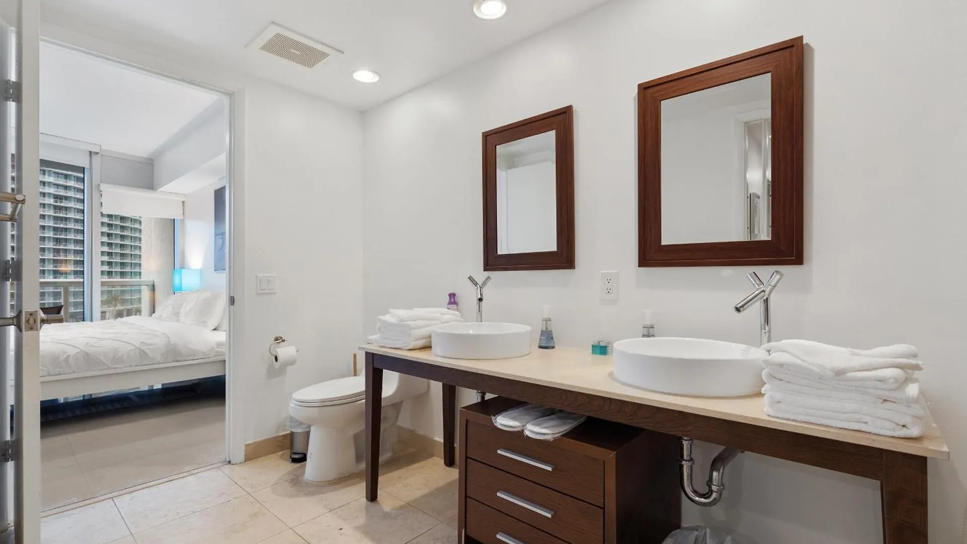 Upscale #2003 In The Heart Of Brickell Apartment