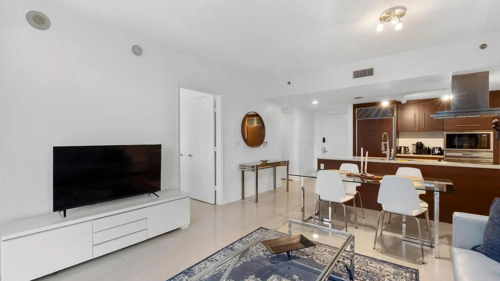 Upscale #2003 In The Heart Of Brickell Apartment *