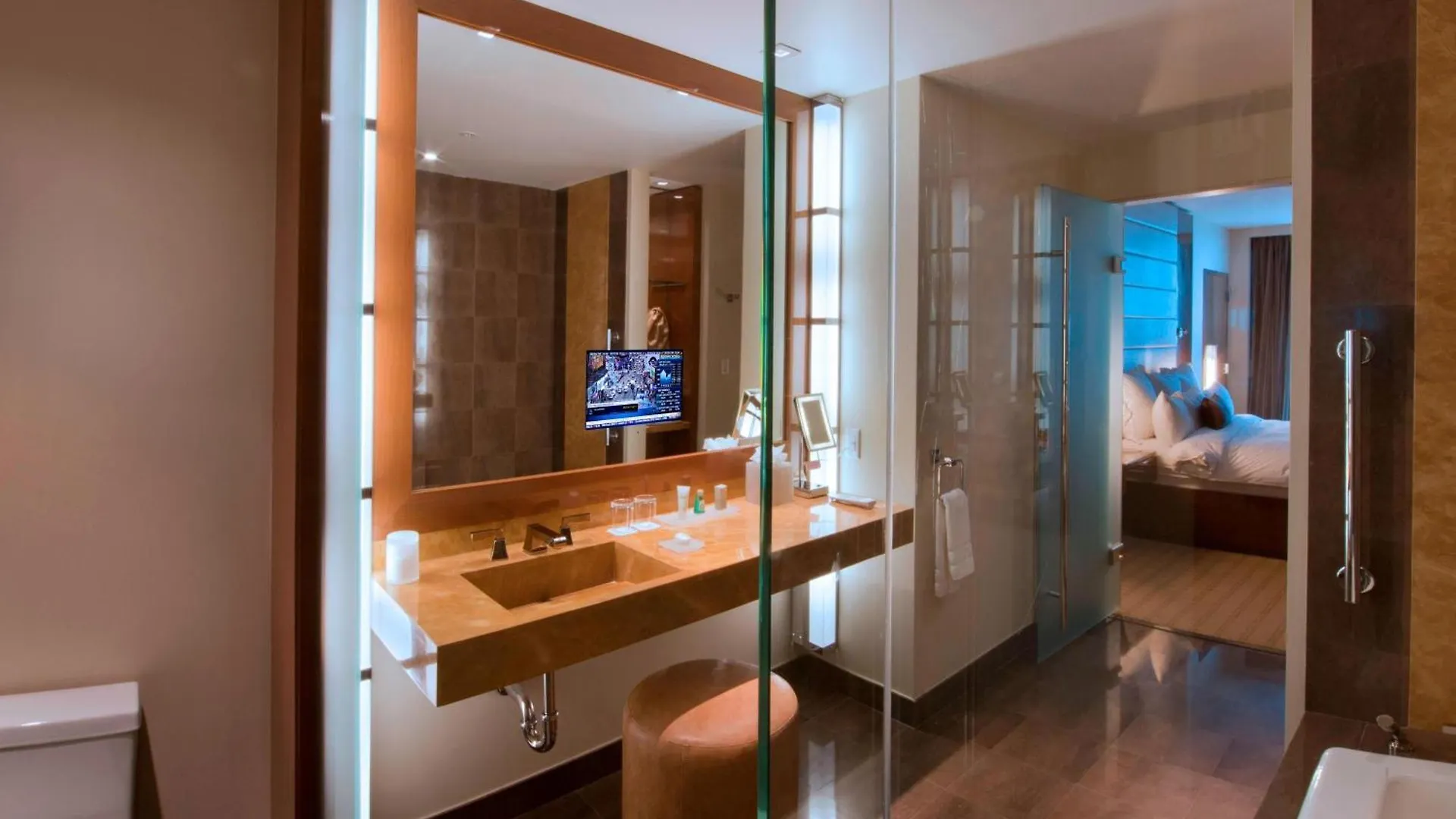 Jw Marriott Marquis Hotel