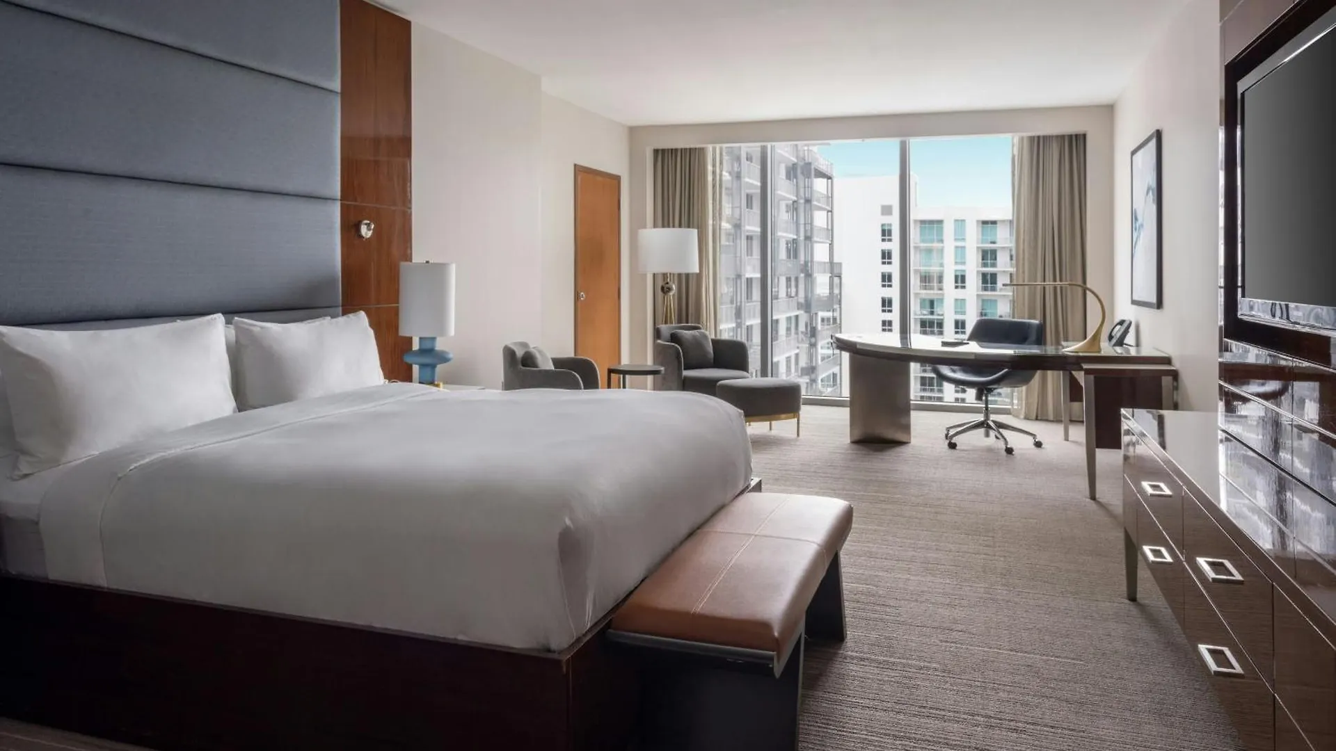 Jw Marriott Marquis Hotel 5*